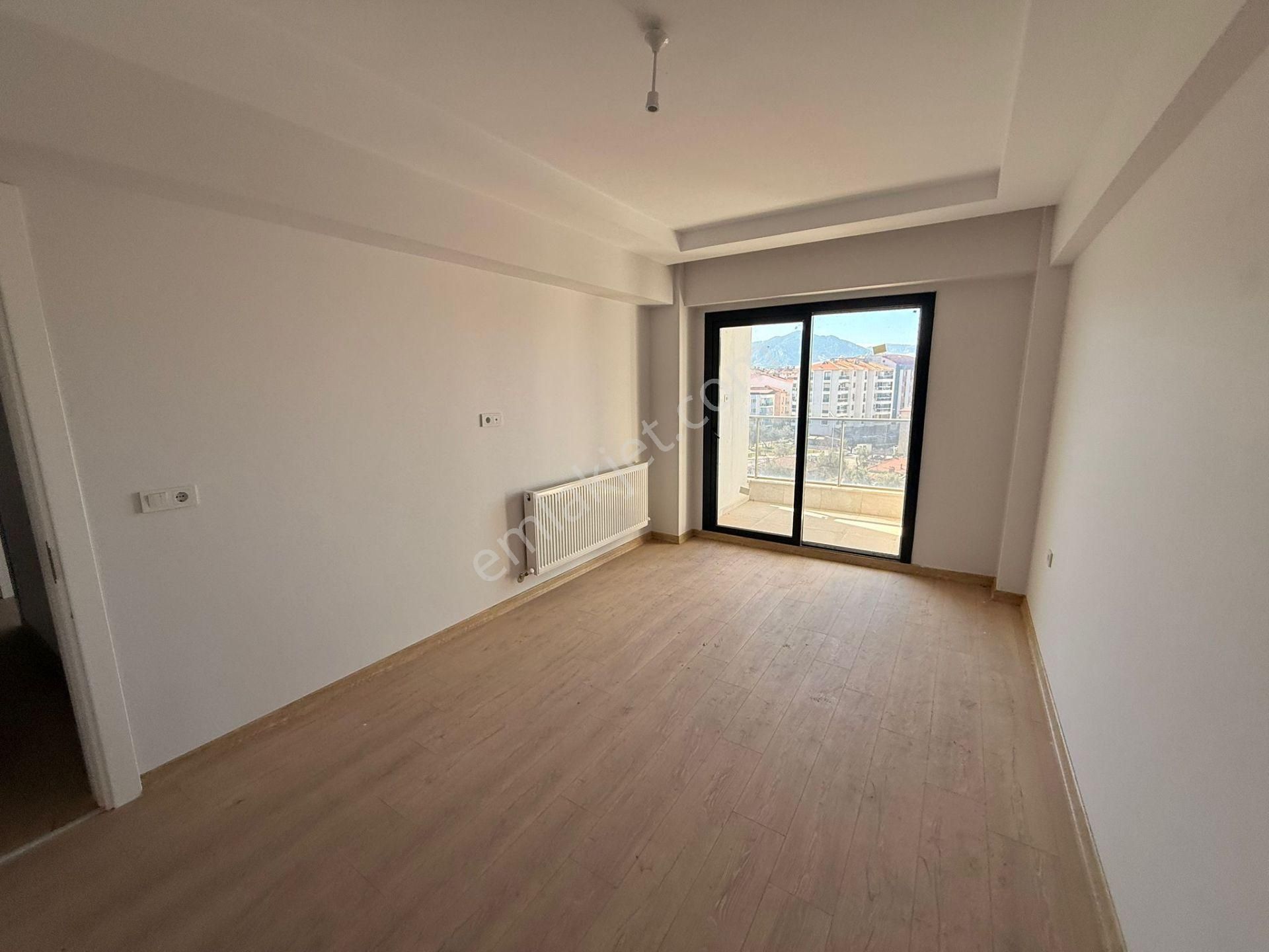 Manisa Alaşehir Alper Gayrimenkulden Kurtuluş Mah. Deniz Park Evleri 3+1 165m2 - Görsel 18