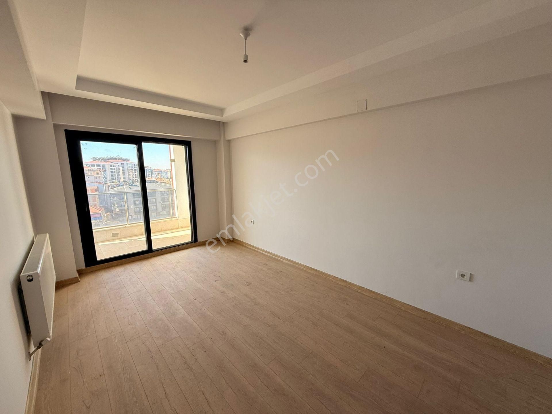 Manisa Alaşehir Alper Gayrimenkulden Kurtuluş Mah. Deniz Park Evleri 3+1 165m2 - Görsel 15