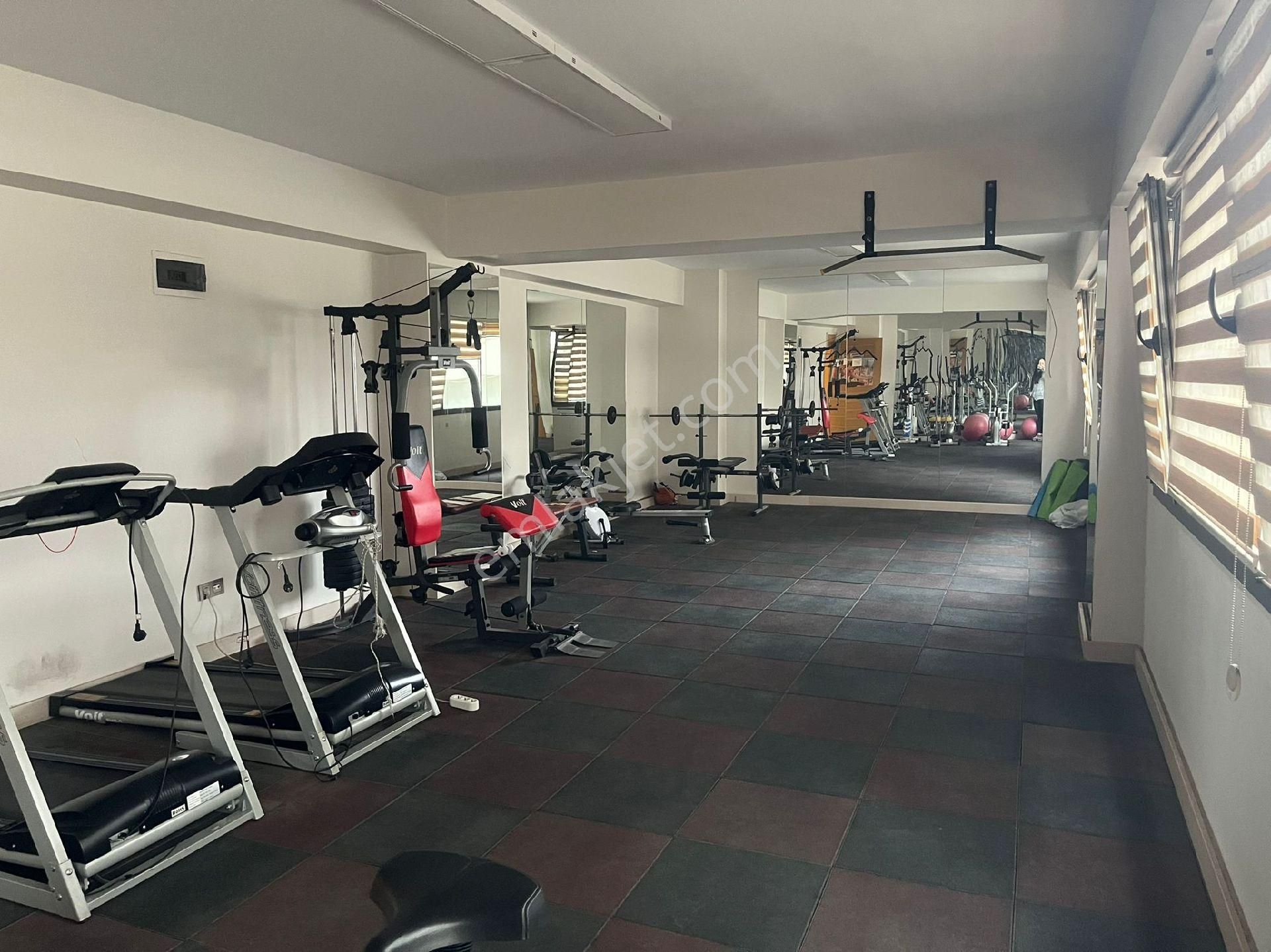 Sahibinden Folkart Yakını 1+0 Cam Cephe Otoparklı Ofis - Görsel 5