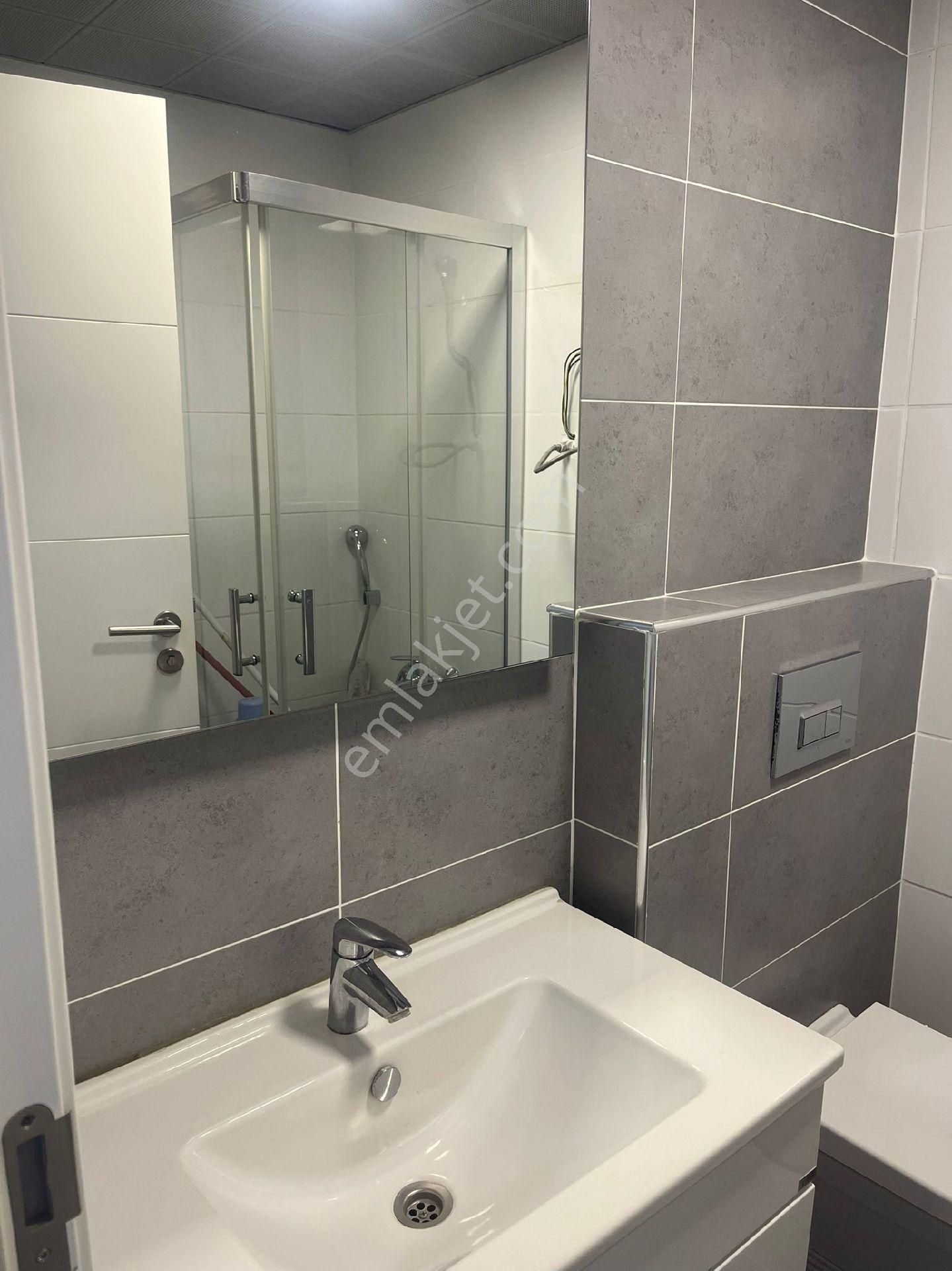 Sahibinden Folkart Yakını 1+0 Cam Cephe Otoparklı Ofis - Görsel 9