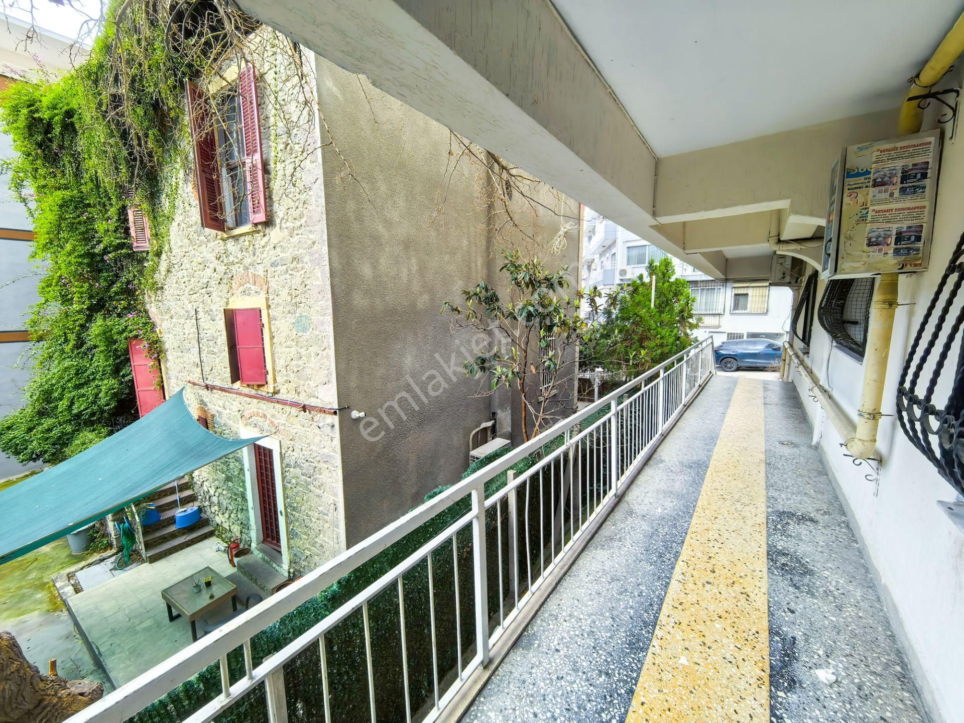 Konak Göztepe Metro Ve Amerıkan Kolejı Yakını Satılık 2+1 Daıre - Alper Gete Remax Jolly - Görsel 2