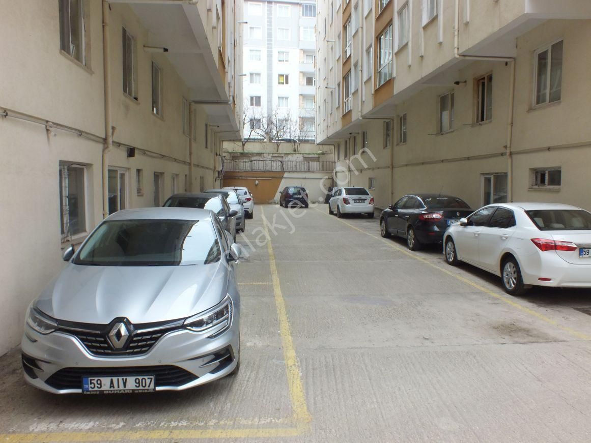 Çorlu Muhittin’in Kalbinde, Ufuk Tuvgan Sitesi’nde Geniş 3+1kombili Kiralık Daire - Görsel 31