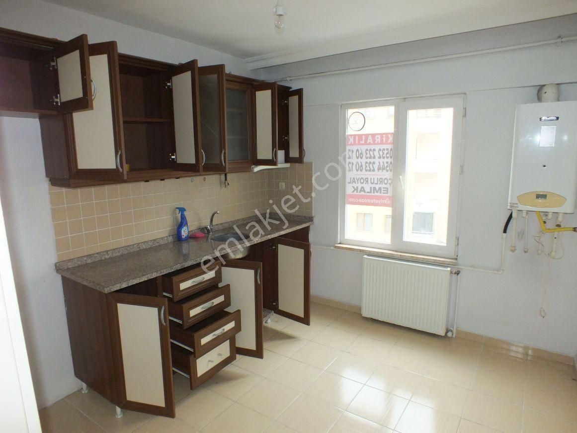 Çorlu Muhittin’in Kalbinde, Ufuk Tuvgan Sitesi’nde Geniş 3+1kombili Kiralık Daire - Görsel 10