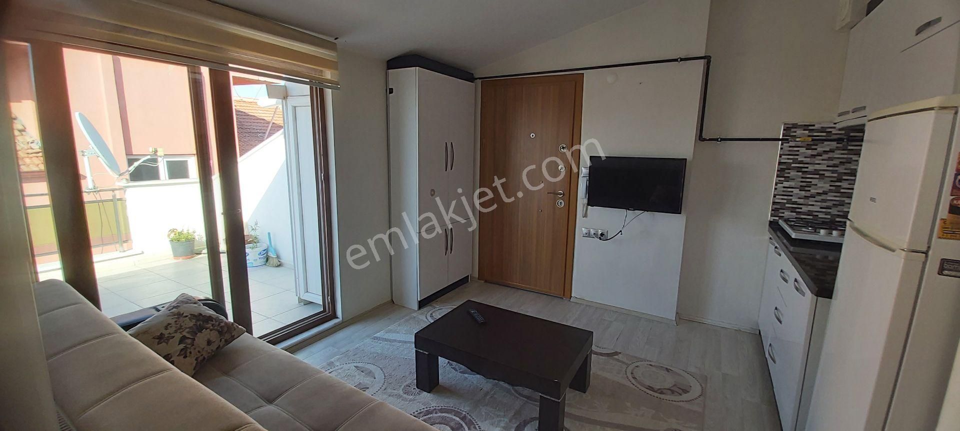 Ender Uysal Gayrimenkulden Foruma Çok Yakın Teraslı Asansörlü Depozitosuz Kiralık 1+1 Apart... - Görsel 2