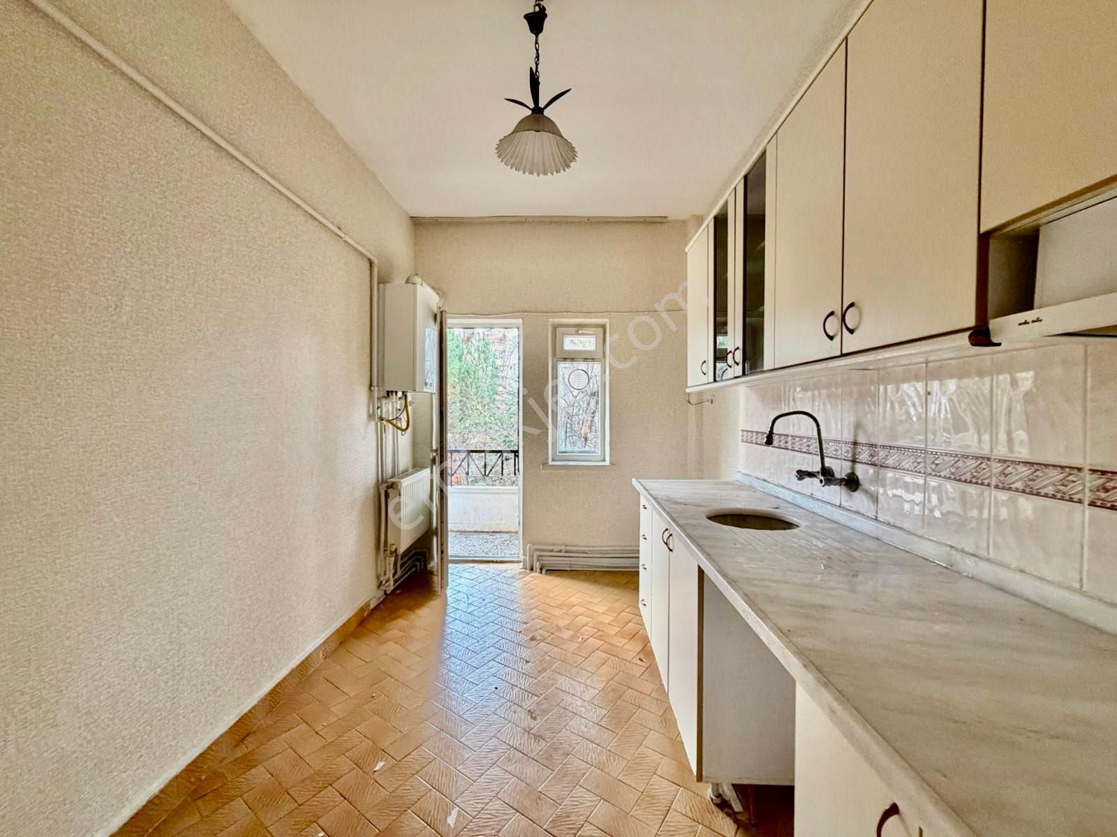 Bağlarbaşı Mah Aktepe Stadı Yakını Ara Katta Ön Cephe 3+1 - Görsel 3