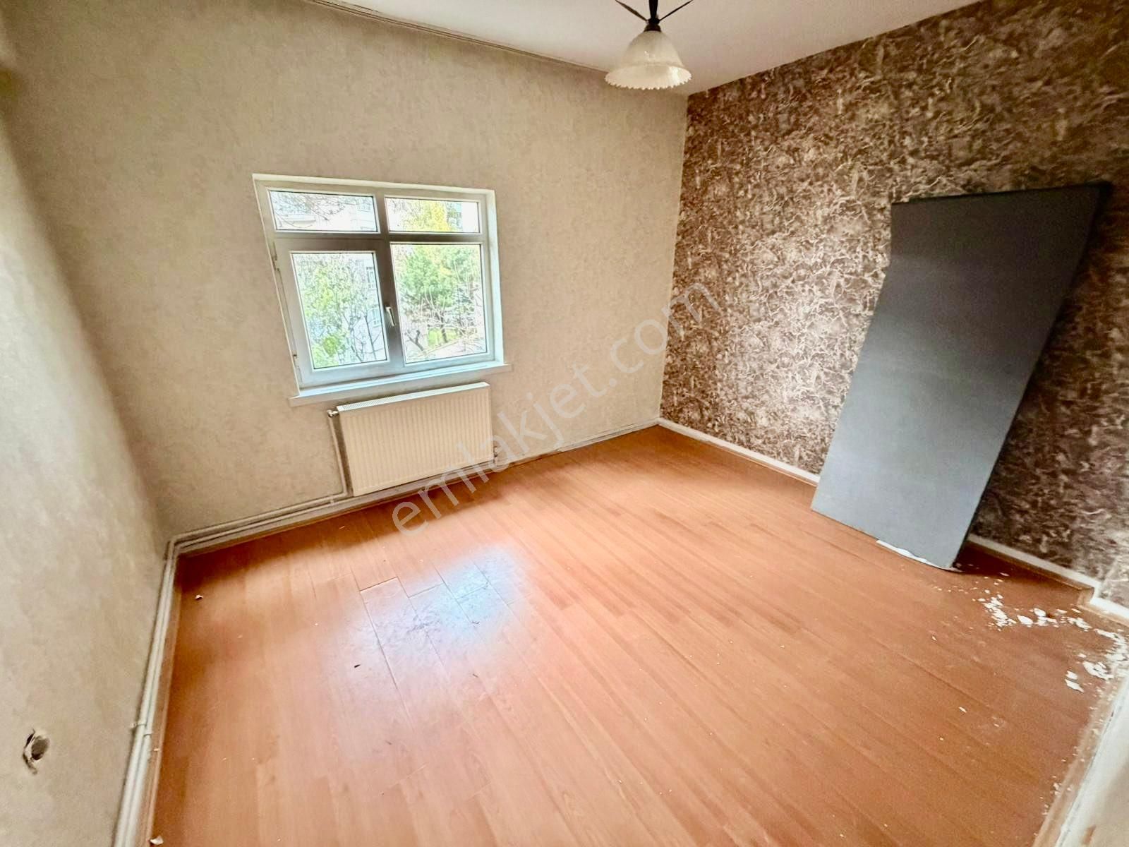 Bağlarbaşı Mah Aktepe Stadı Yakını Ara Katta Ön Cephe 3+1 - Görsel 23