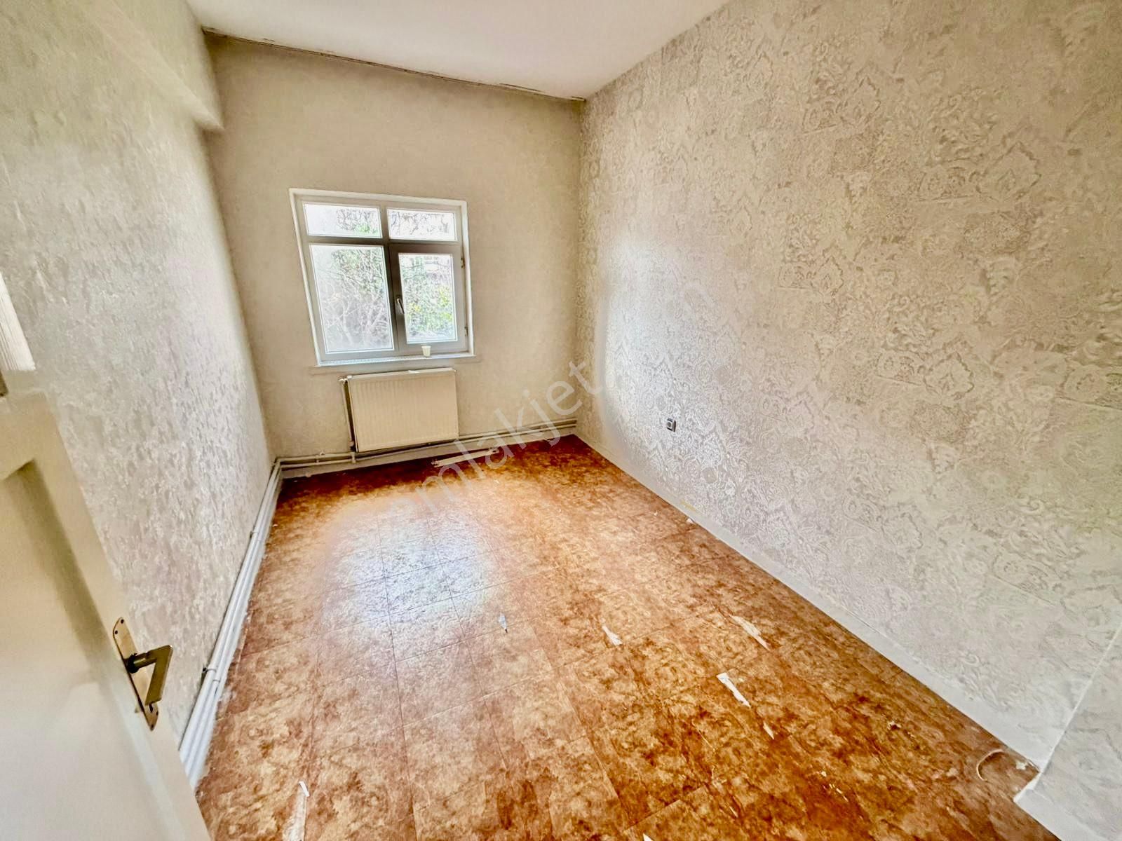 Bağlarbaşı Mah Aktepe Stadı Yakını Ara Katta Ön Cephe 3+1 - Görsel 11