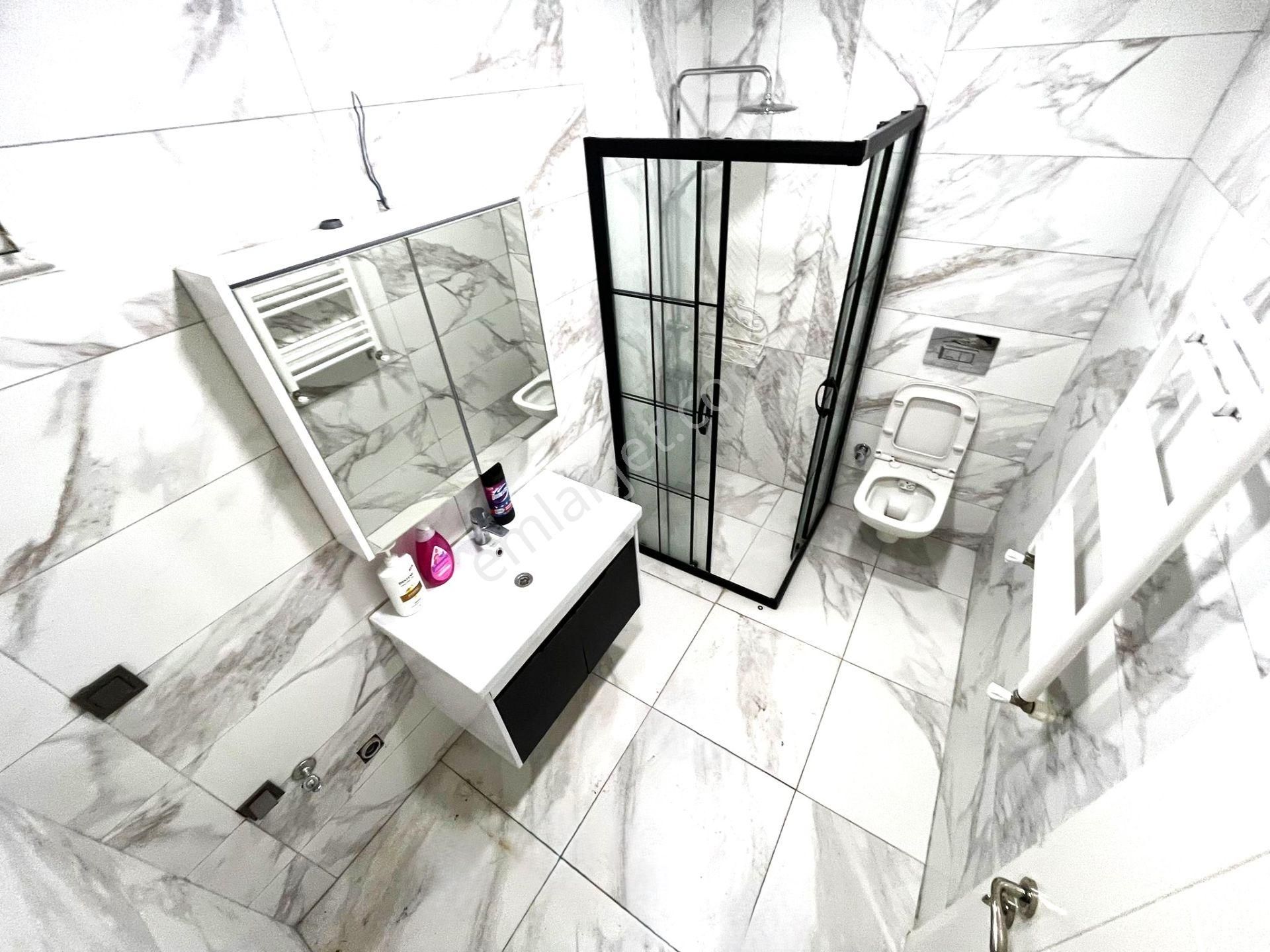 Edremit Gümrük Merkez'de Aygül'den Doğalgaz Kombili Asansörlü Sığınaklı Yatırımlık 1+1 Satılık Daire - Görsel 25