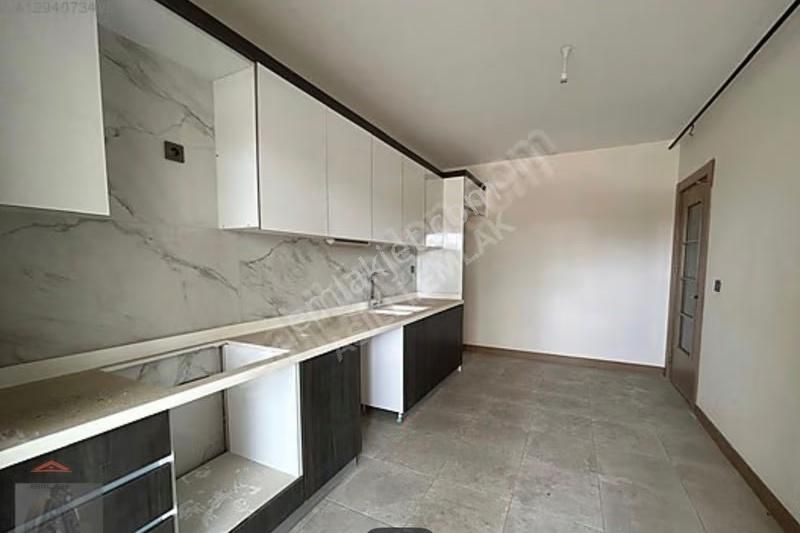 Tokide Geniş Peyzajlı Site İçerisinde 3+1 Fırsat Daire ! - Görsel 3