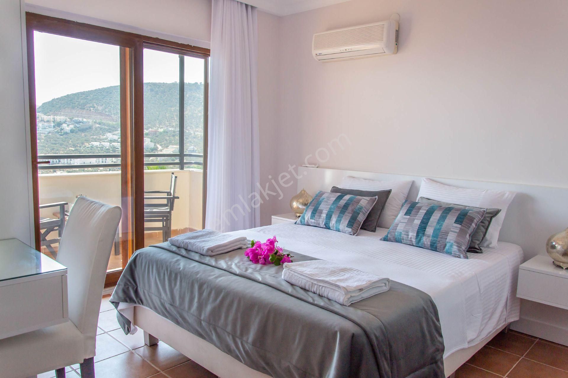 Kalkan Kızıltaş’ta Özel Havuzlu, Modern Tasarımlı Yazlık Villa - Görsel 21