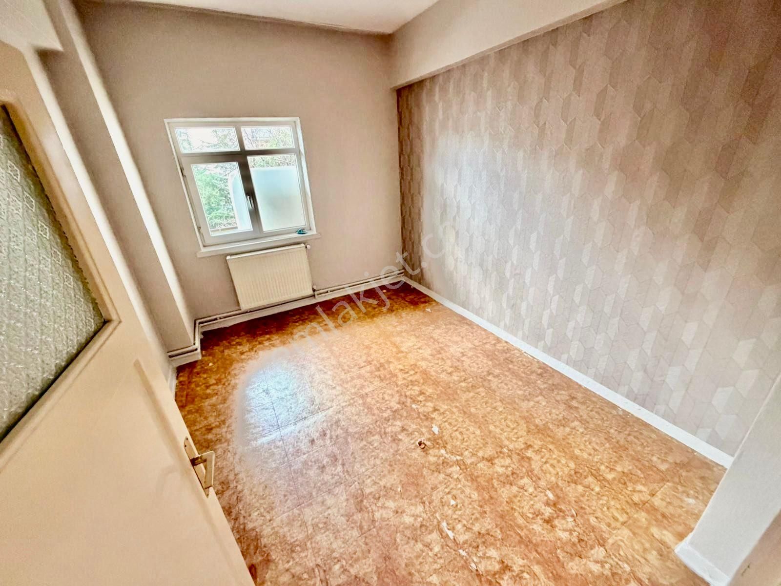 Bağlarbaşı Mah Aktepe Stadı Yakını Ara Katta Ön Cephe 3+1 - Görsel 14