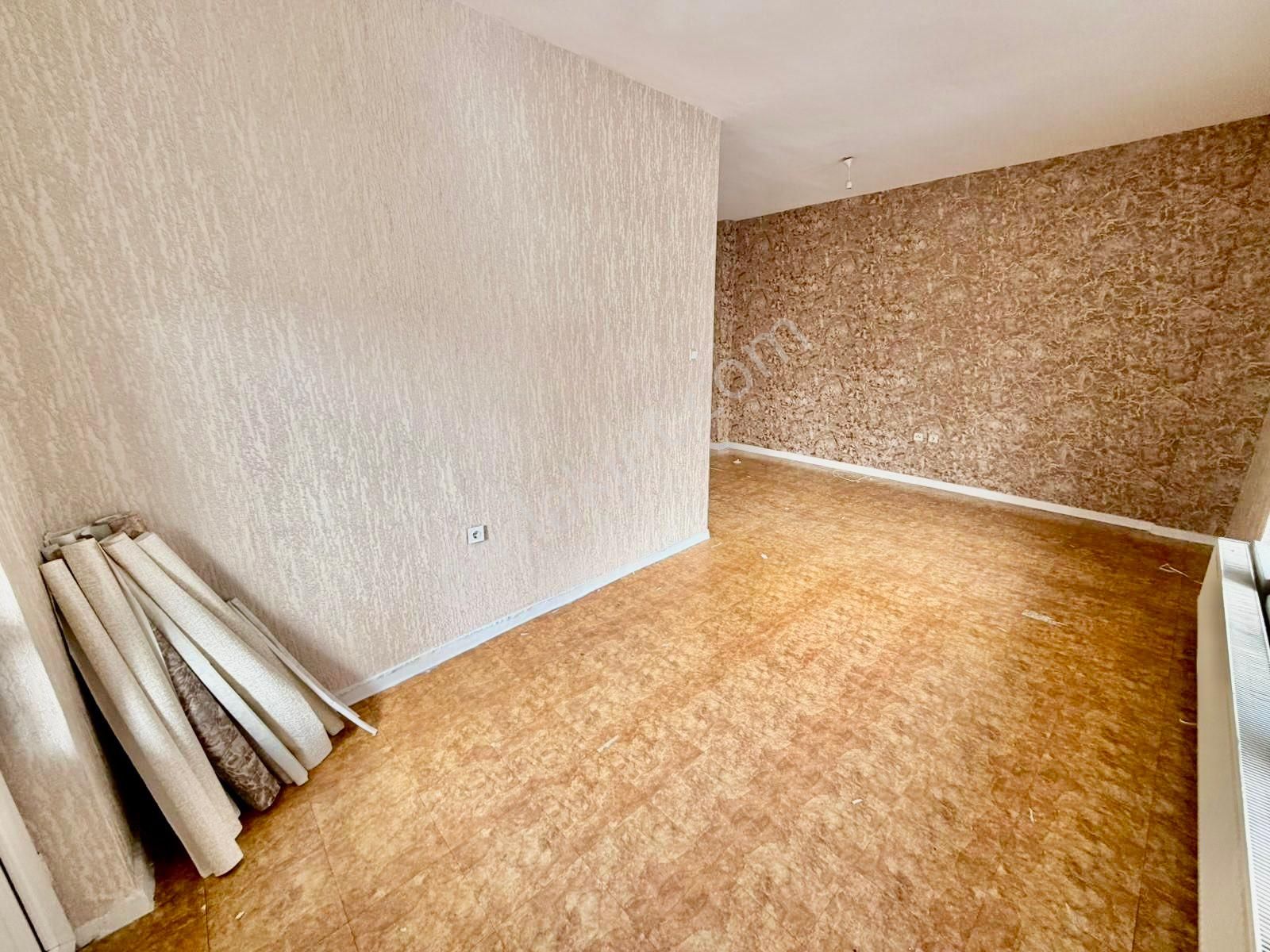 Bağlarbaşı Mah Aktepe Stadı Yakını Ara Katta Ön Cephe 3+1 - Görsel 7