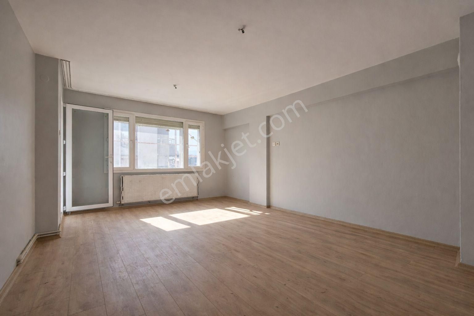 Üçyol'da Egepole 5 Dk Ara Kat Doğalgazlı 3+1 Satılık Daire - Görsel 7