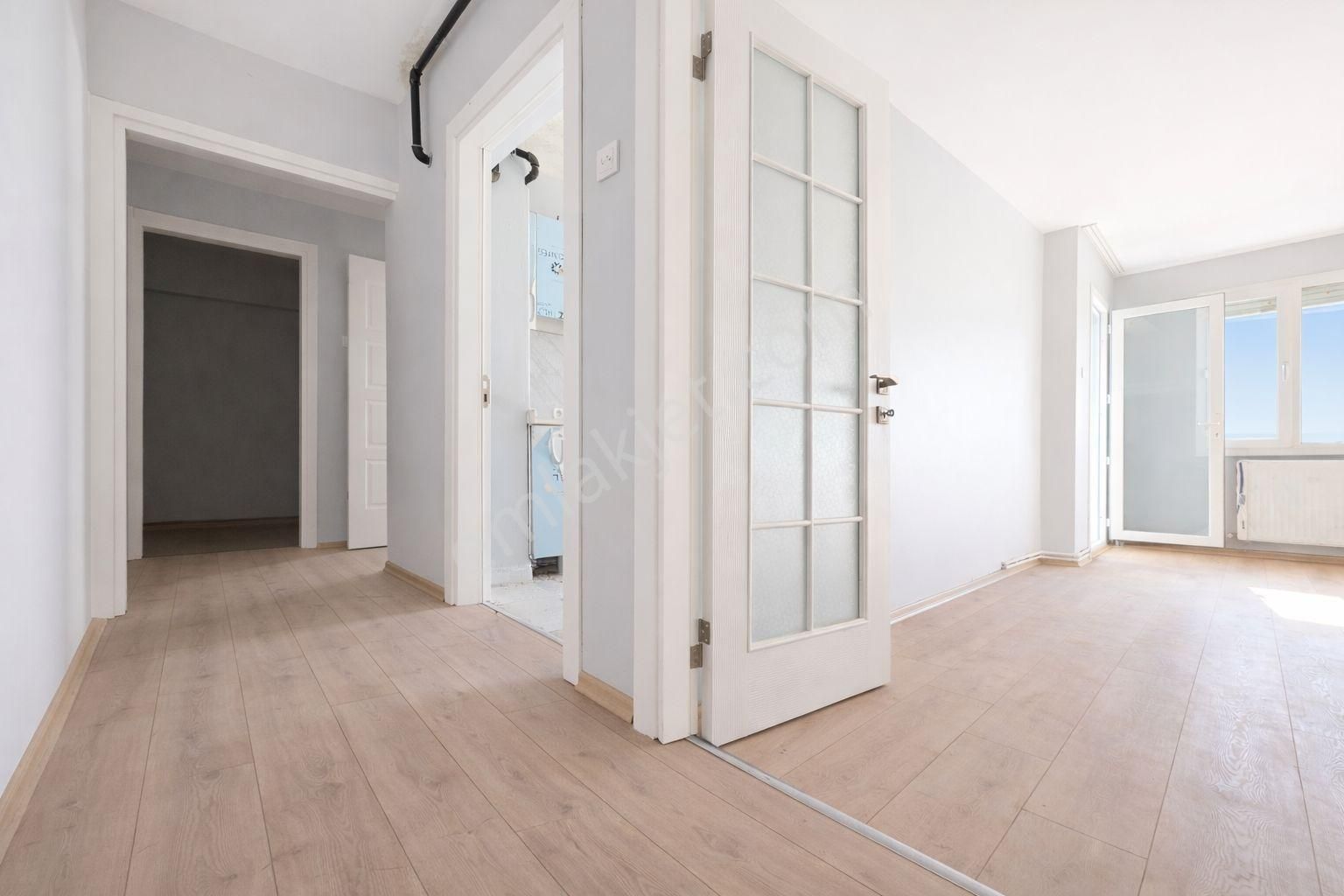 Üçyol'da Egepole 5 Dk Ara Kat Doğalgazlı 3+1 Satılık Daire - Görsel 3