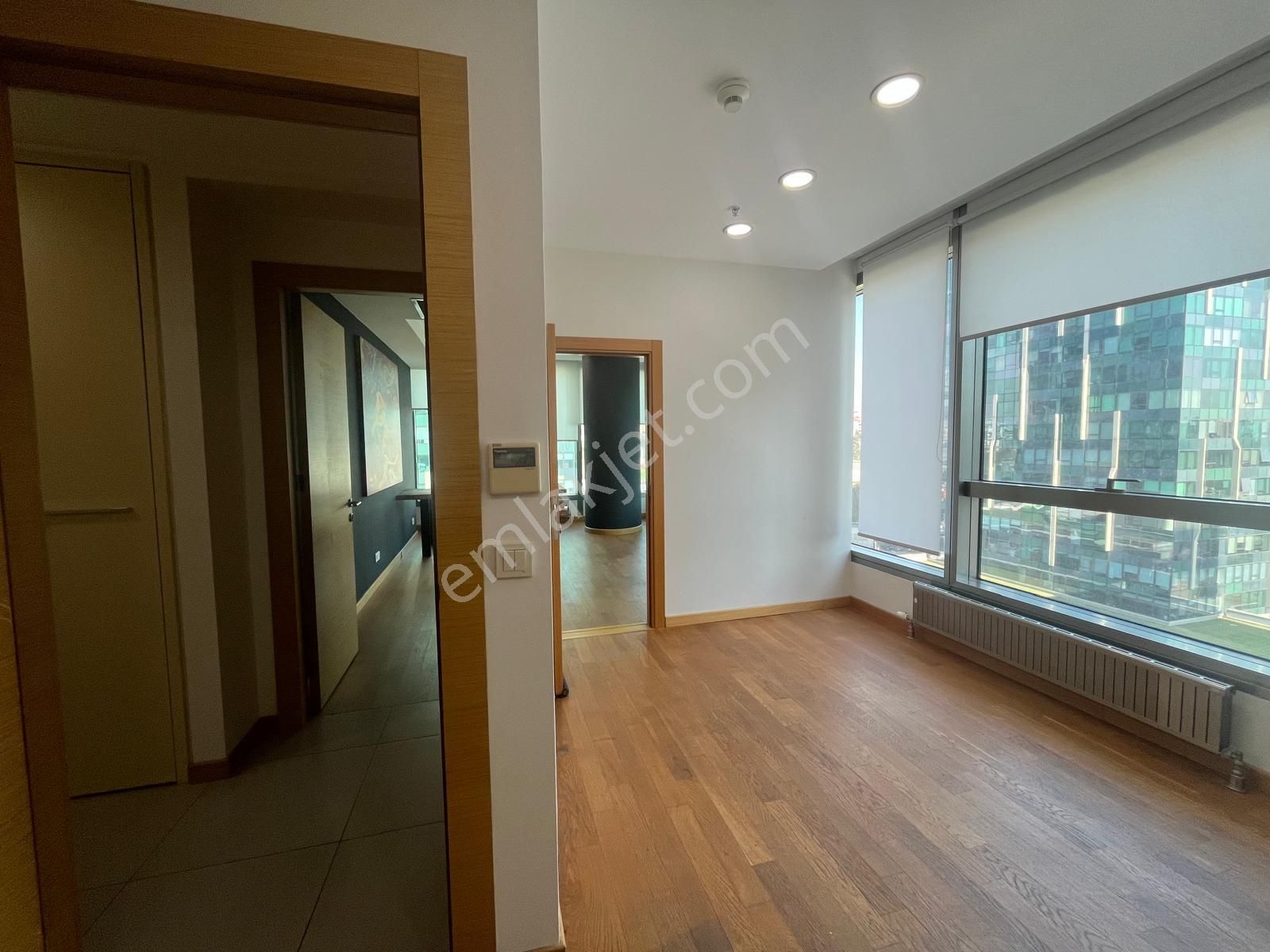 Nish İstanbul 112 M2 Kısmi Mobilyalı 2+1 Kiralık Ofis - Görsel 22