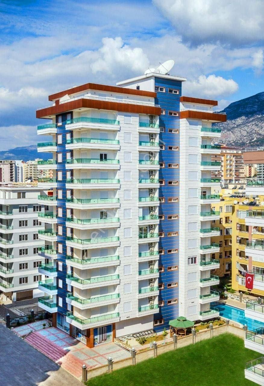 Alanya Mahmutlar’da | Full Eşyalı | Aquaparklı Sitede 1+1 Satılık Daire