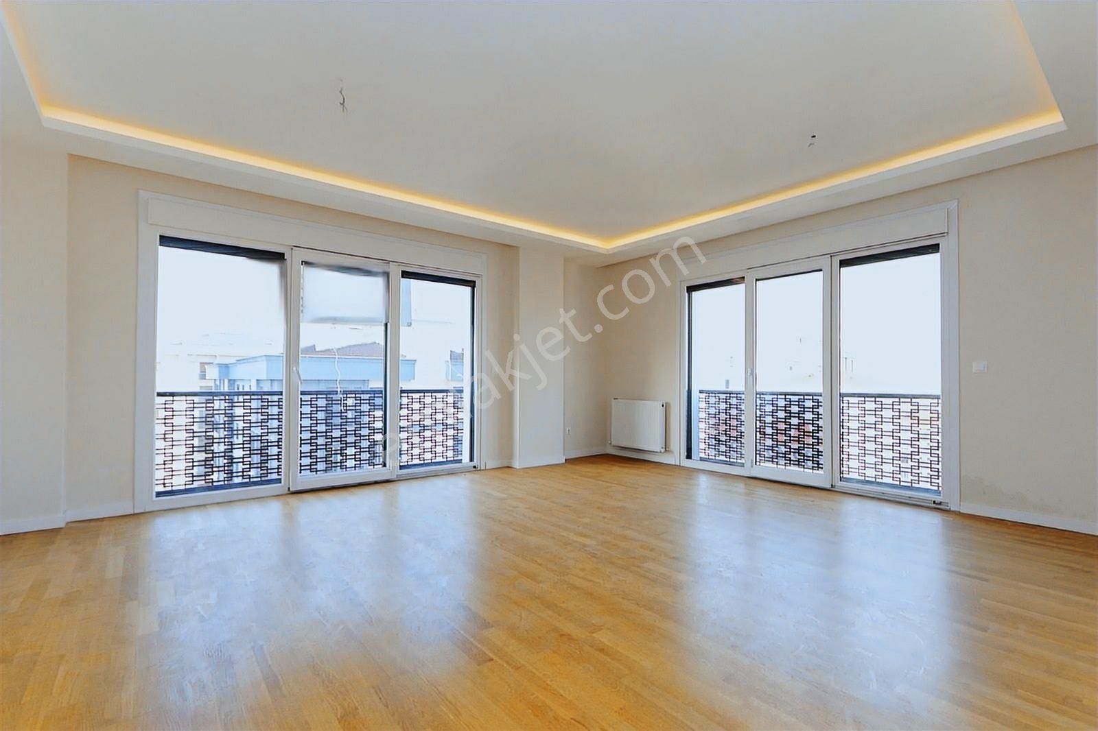 Suadiye'de Prestijli Binada Ebeveynli Kısmi Deniz Manzaralı - Görsel 6