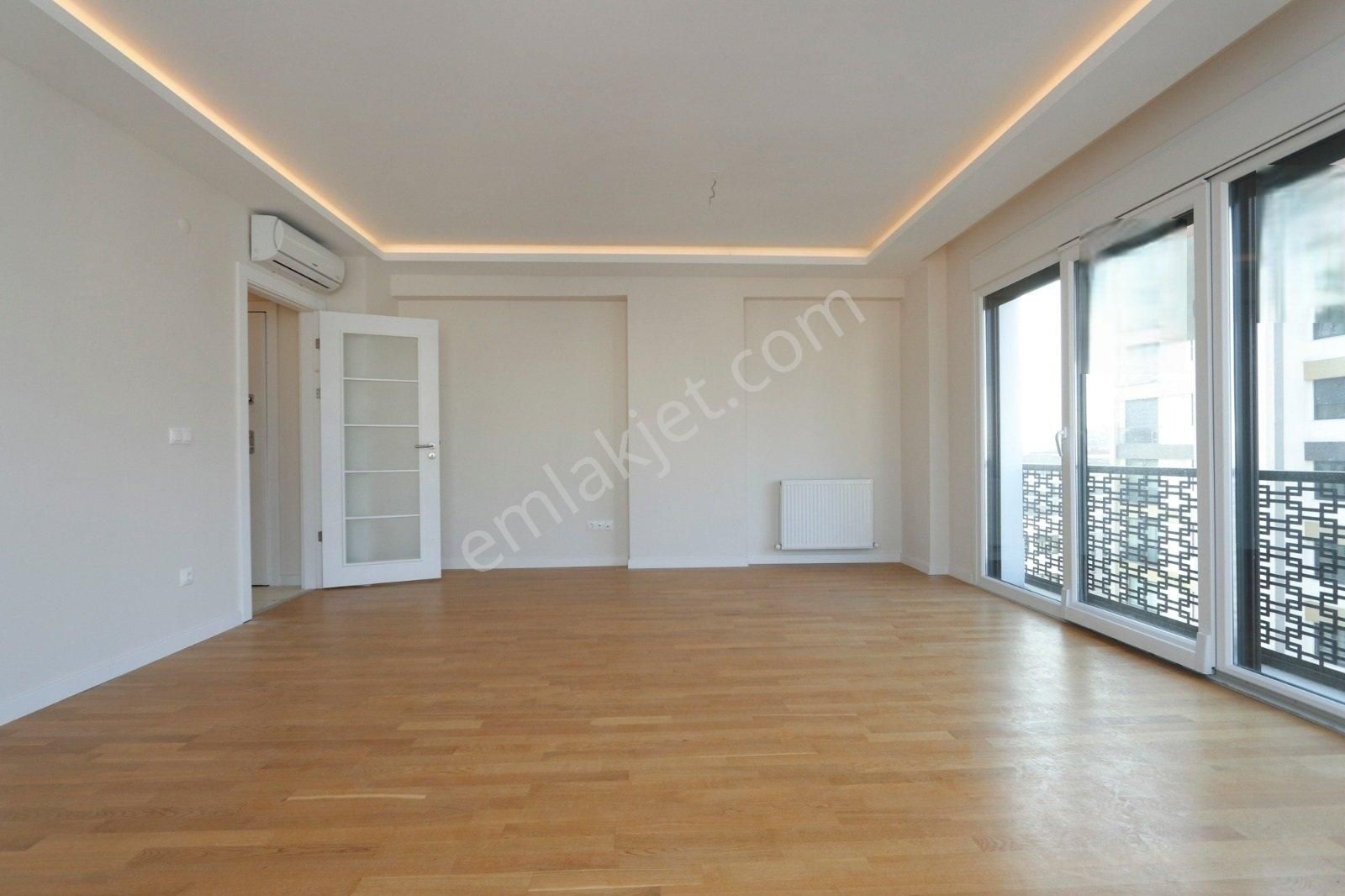 Suadiye'de Prestijli Binada Ebeveynli Kısmi Deniz Manzaralı - Görsel 19