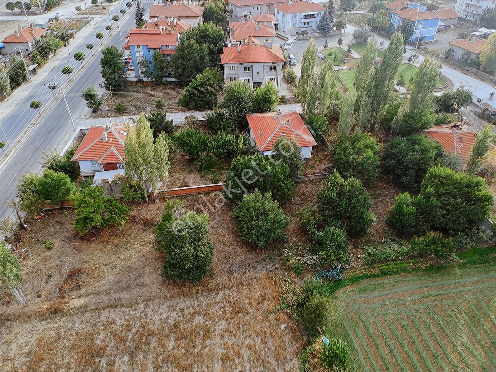 İlbey // Şuhut Merkez Afyon Caddesinde 459 M² T.arsa - Görsel 4