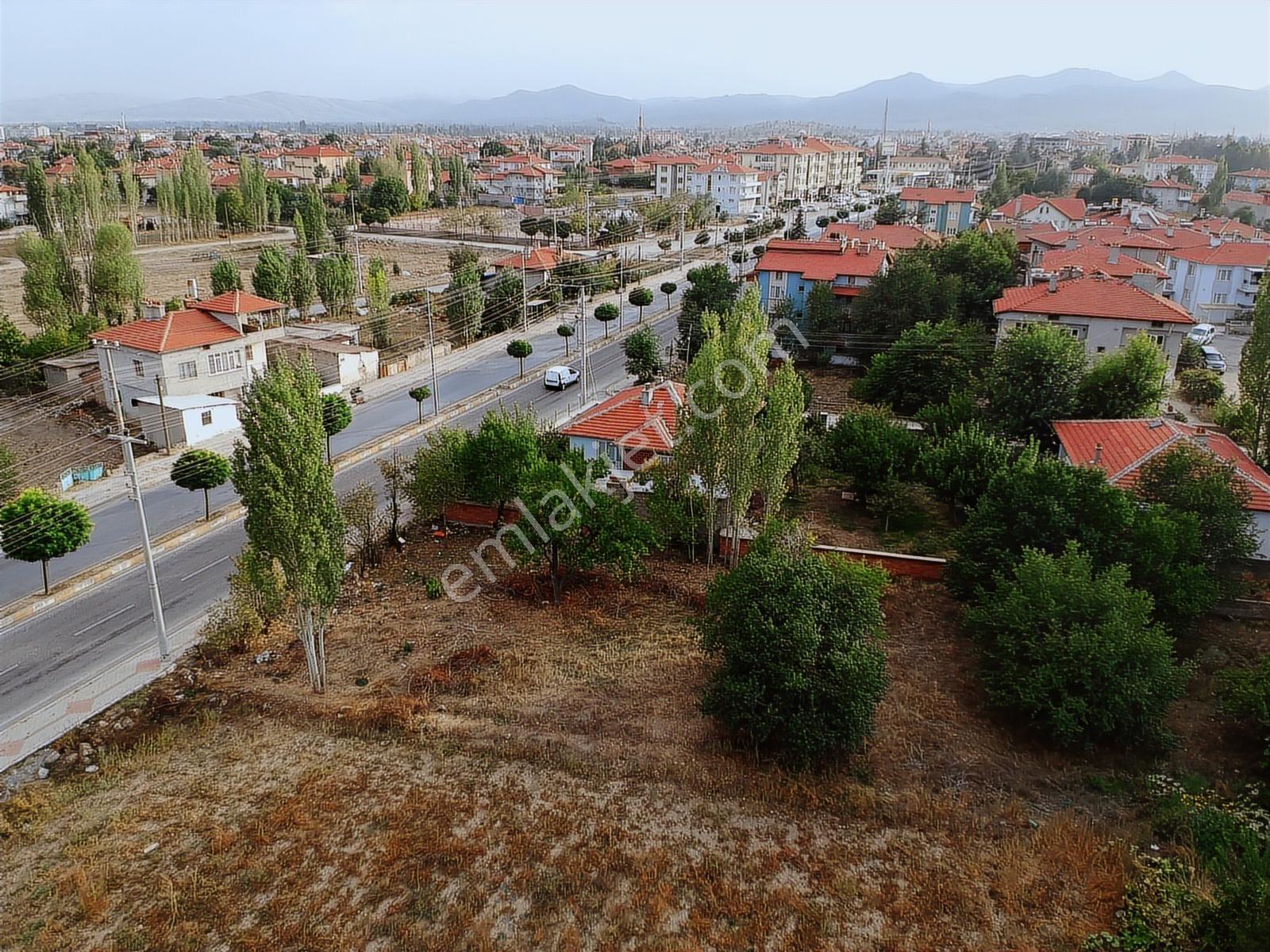 İlbey // Şuhut Merkez Afyon Caddesinde 459 M² T.arsa - Görsel 2