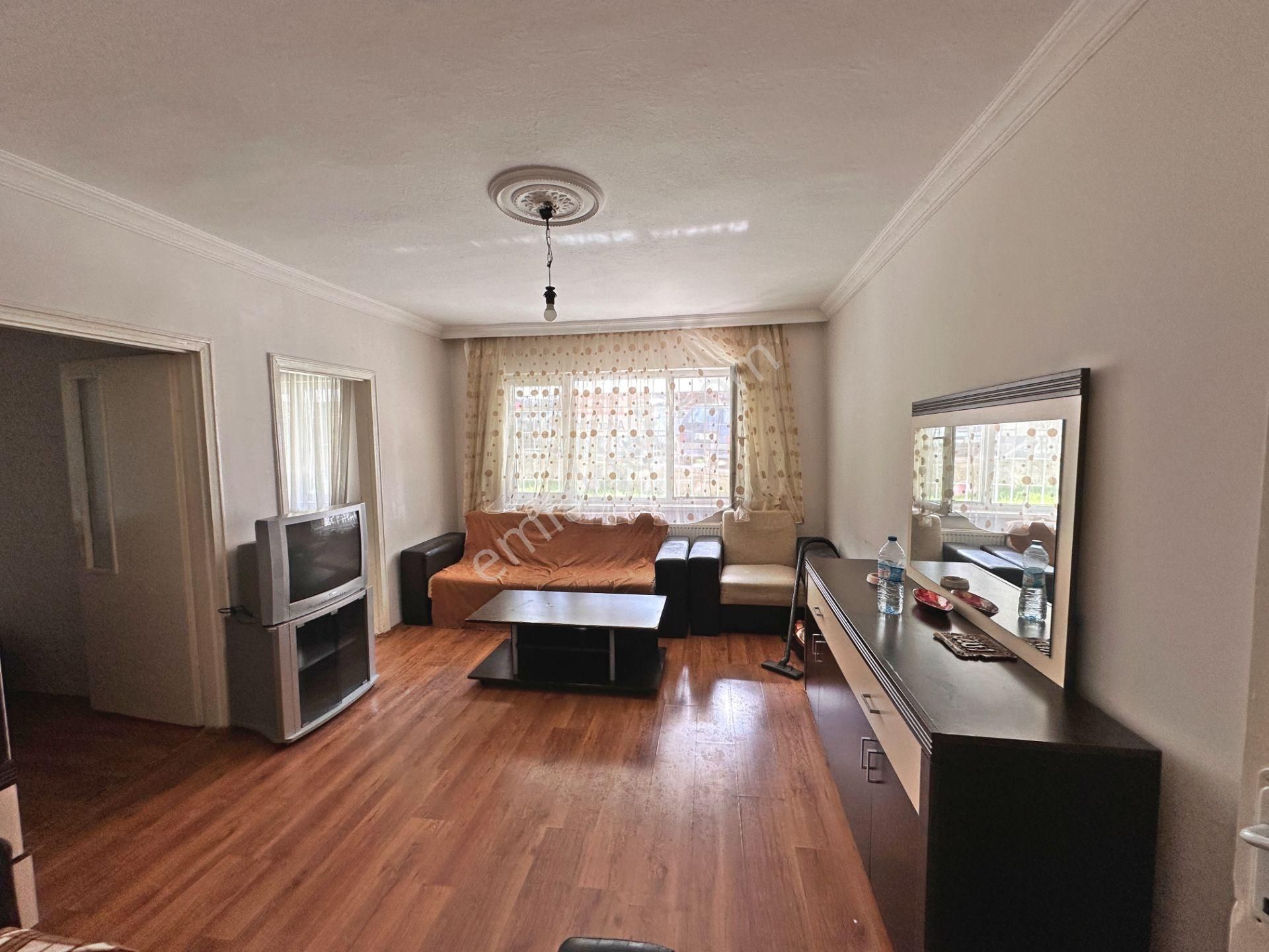 Dikimevi Metro Yakınında Merkezi Konumda Giriş Katta 3+1 Satılık Daire - Görsel 2