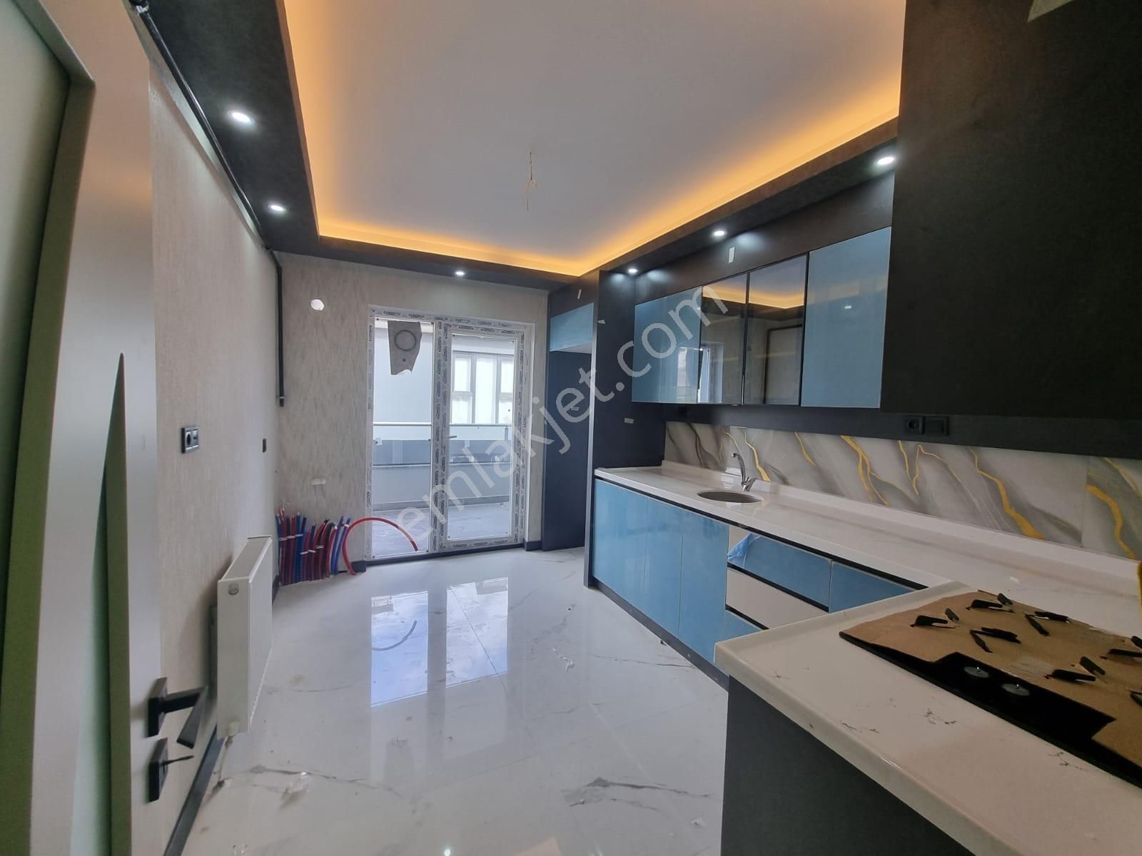 Mendereste Ultra Lüx İşçilikli Katta Geniş 2+1 Daire - Görsel 8