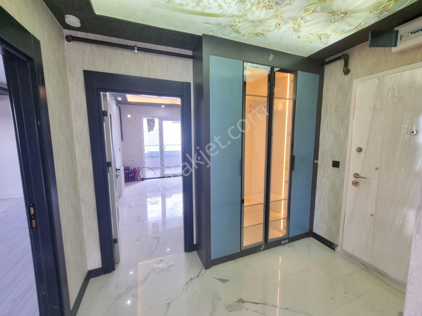 Mendereste Ultra Lüx İşçilikli Katta Geniş 2+1 Daire - Görsel 13