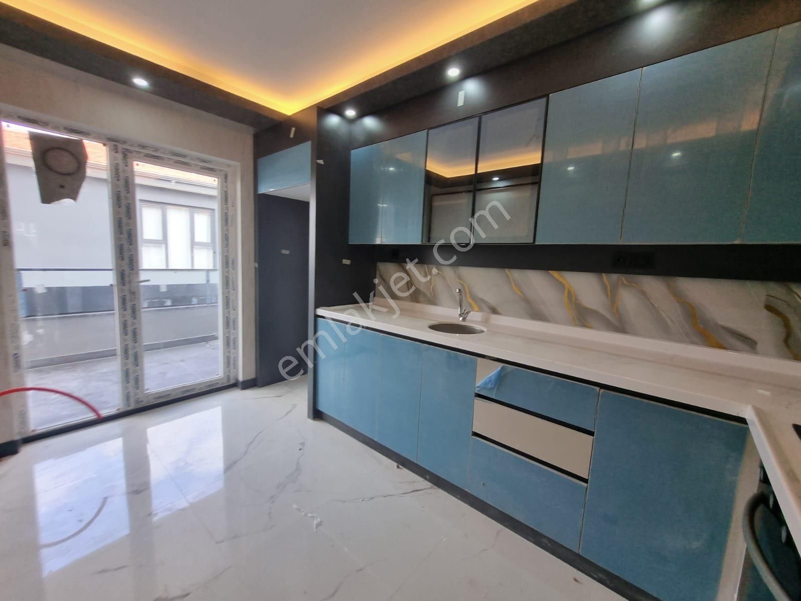 Mendereste Ultra Lüx İşçilikli Katta Geniş 2+1 Daire - Görsel 9