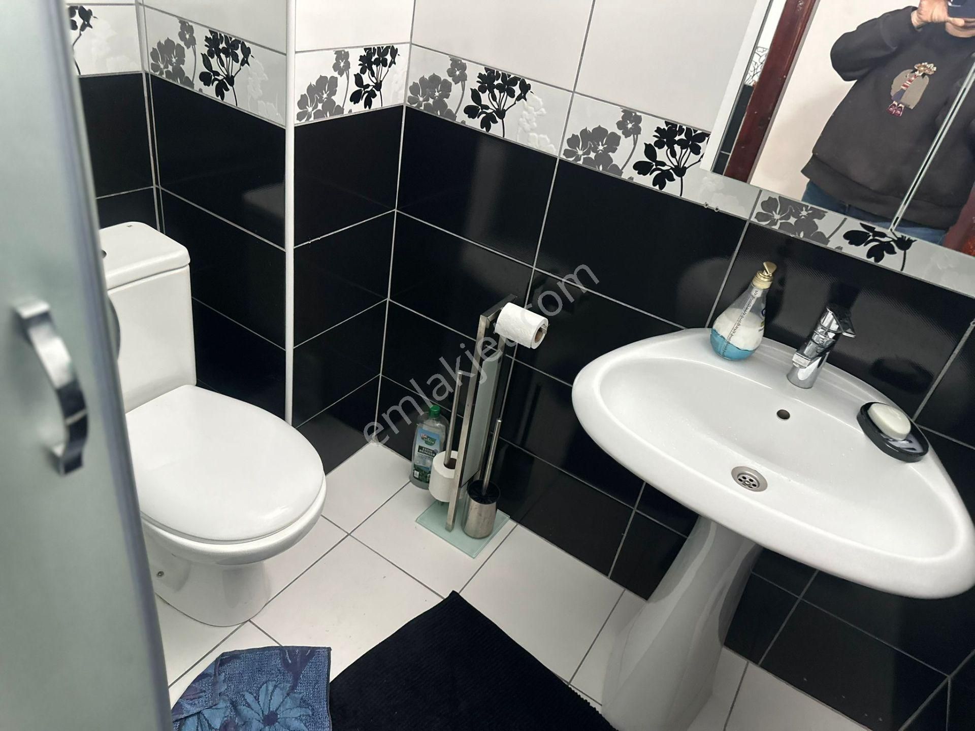Alanya Konaklıda Denize Sıfır Konumda Manzaralı 2+1 Yapılı Daire - Görsel 9
