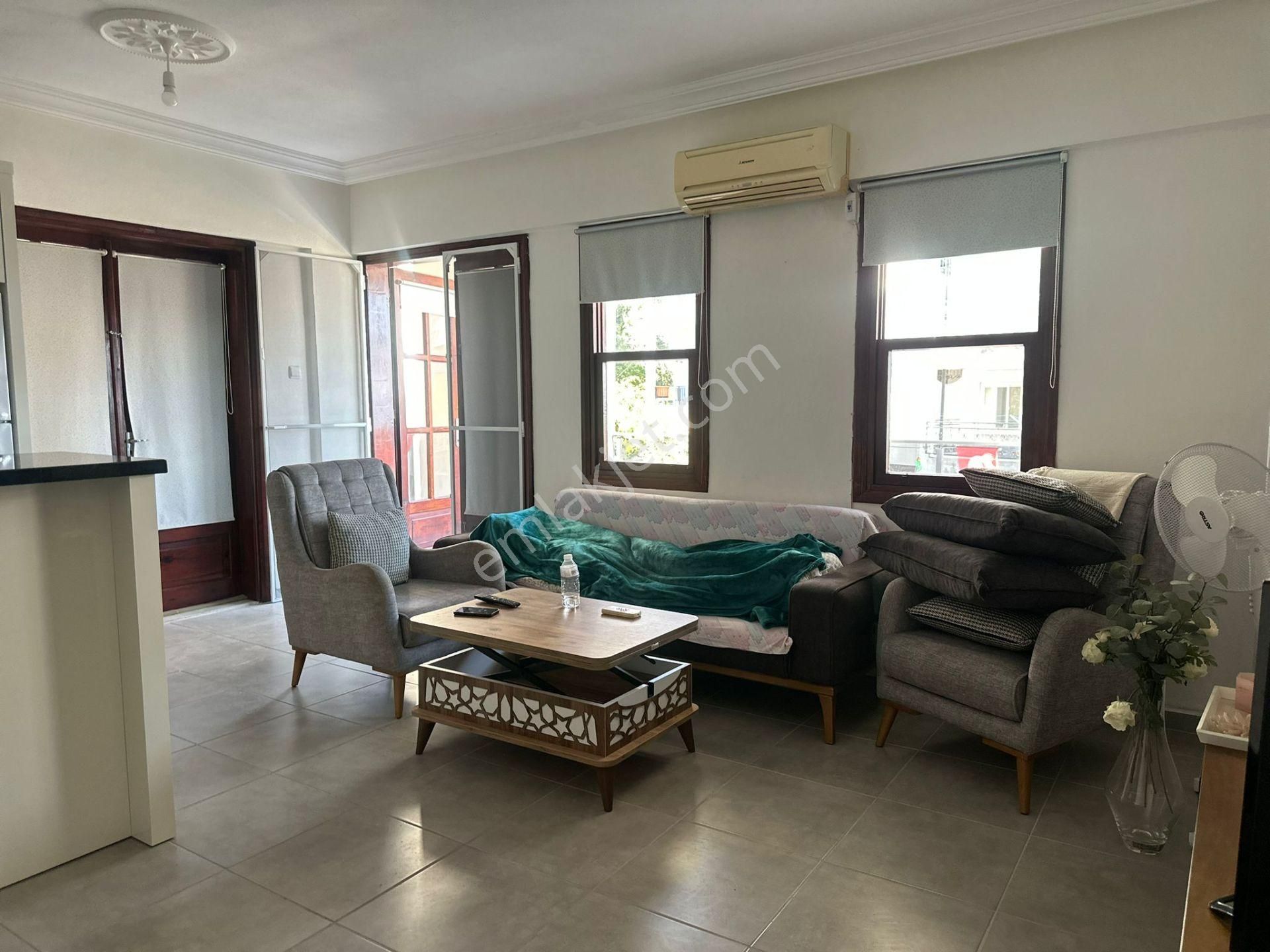 Alanya Konaklıda Denize Sıfır Konumda Manzaralı 2+1 Yapılı Daire - Görsel 3