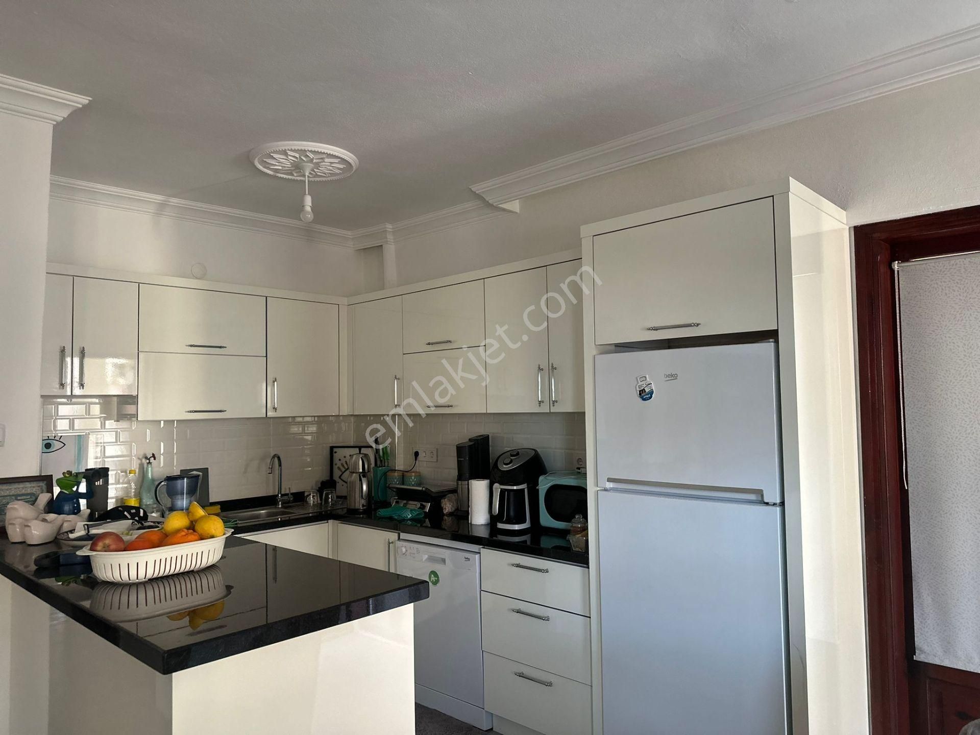 Alanya Konaklıda Denize Sıfır Konumda Manzaralı 2+1 Yapılı Daire - Görsel 4