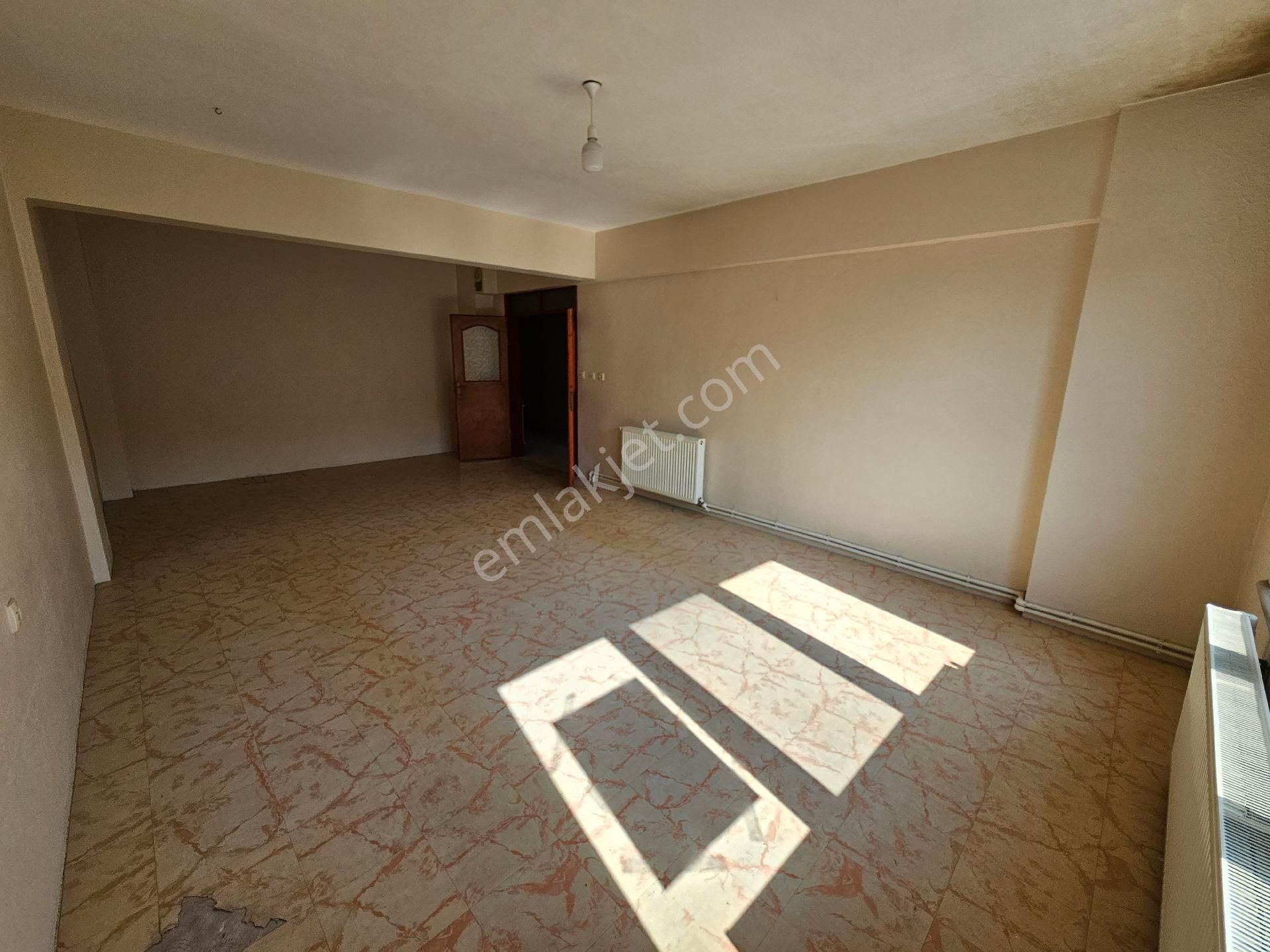 Gönen Karşıyaka'da 2+1...130 M² Satılık Daire - Görsel 3