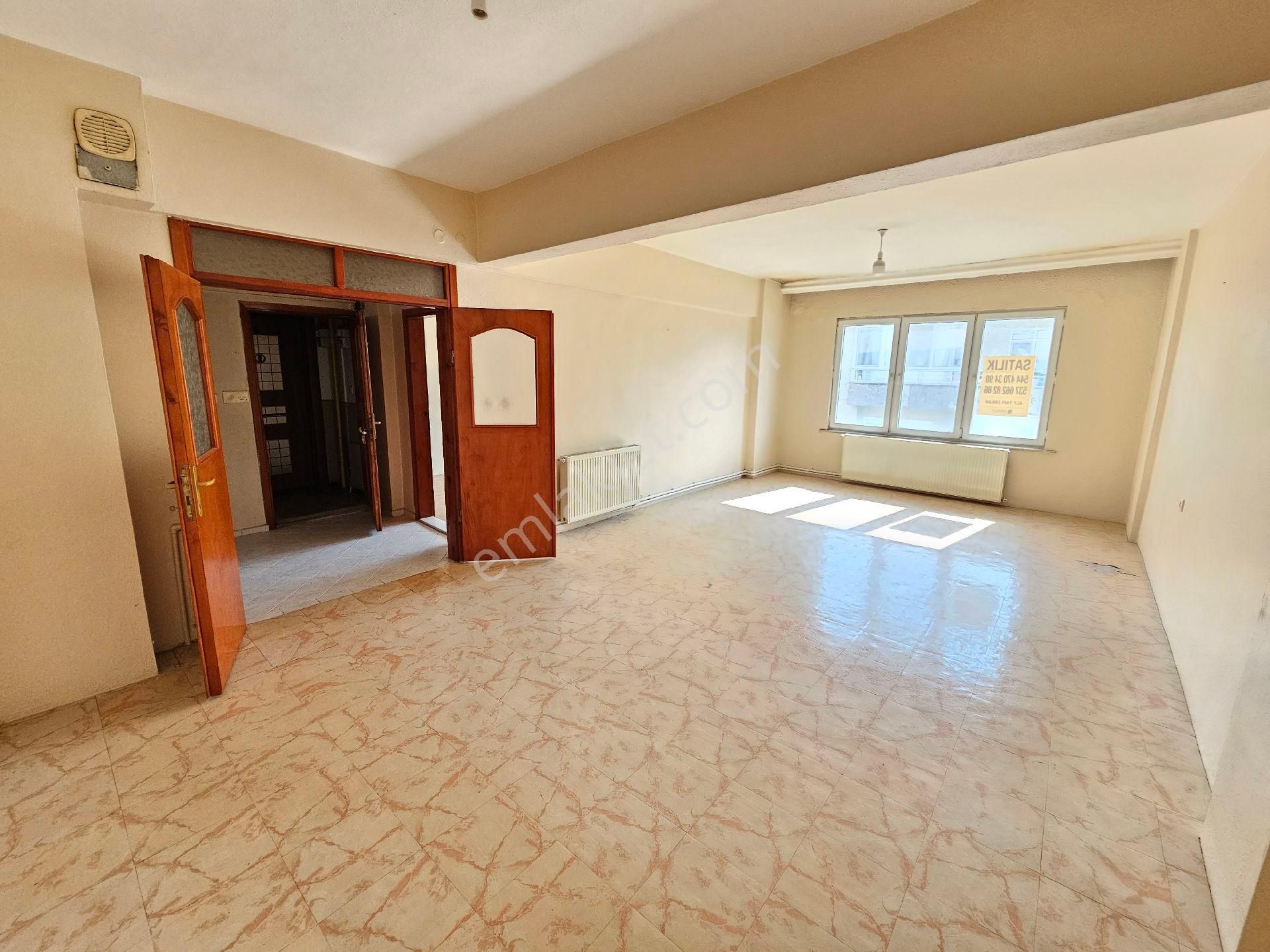 Gönen Karşıyaka'da 2+1...130 M² Satılık Daire