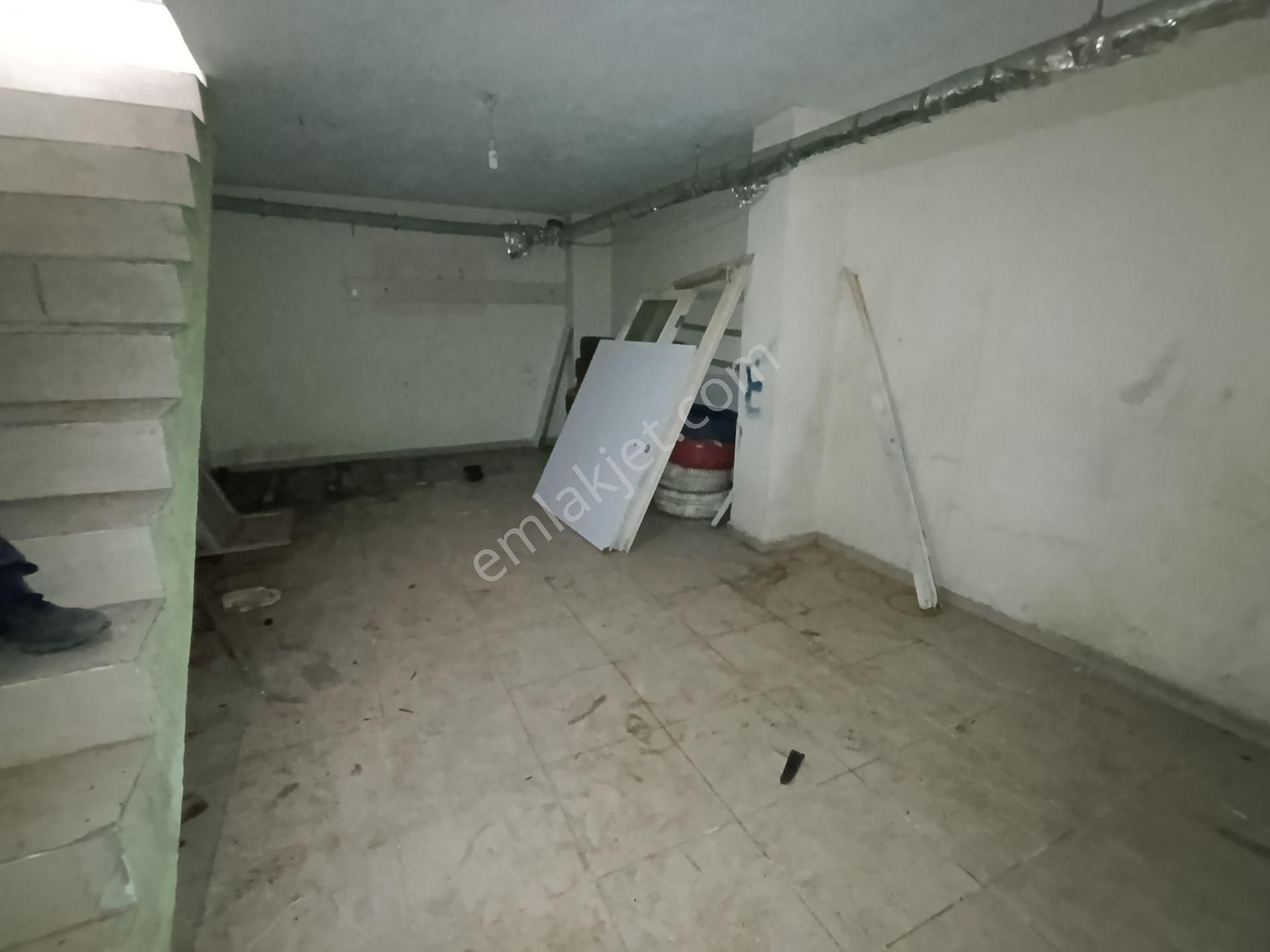 Pendik Esenyalı Kiralık Uygun Ana Cadde Yol Üstü Düz Ayak 110m2 2 Bölüm Dükkan - Görsel 24