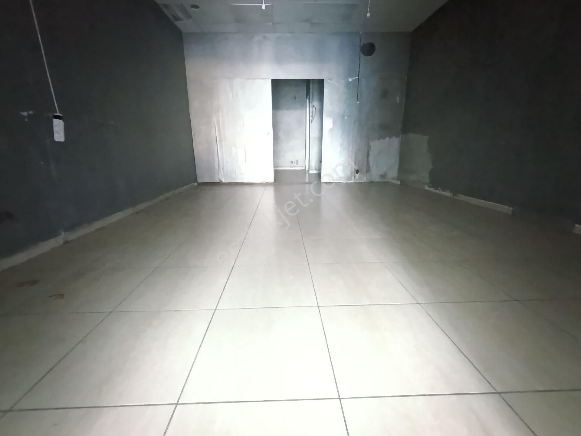 Pendik Esenyalı Kiralık Uygun Ana Cadde Yol Üstü Düz Ayak 110m2 2 Bölüm Dükkan - Görsel 9