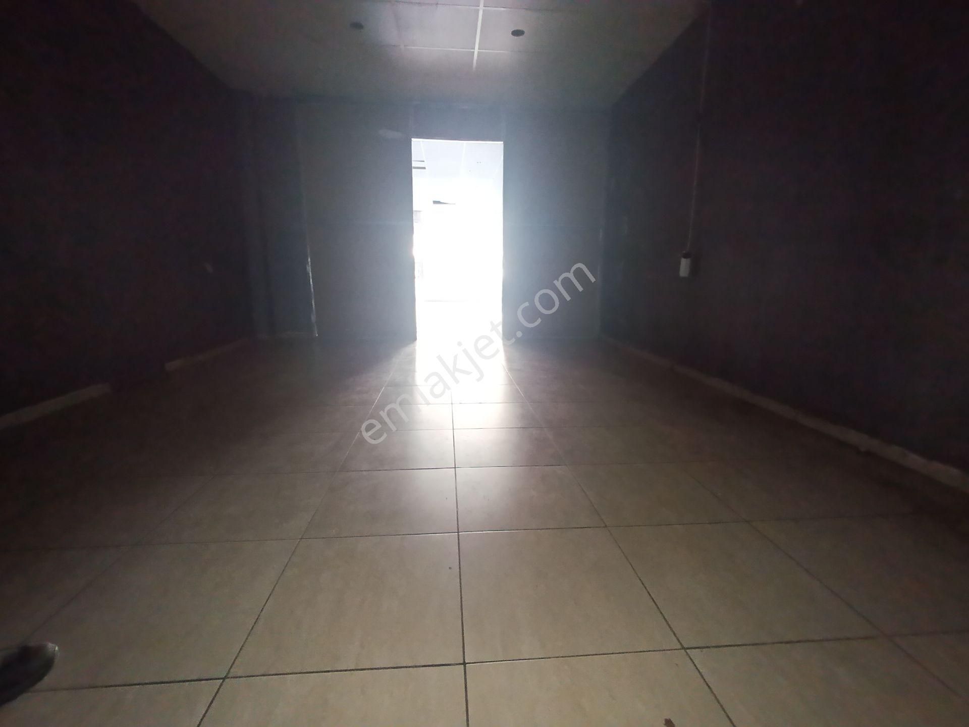 Pendik Esenyalı Kiralık Uygun Ana Cadde Yol Üstü Düz Ayak 110m2 2 Bölüm Dükkan - Görsel 10