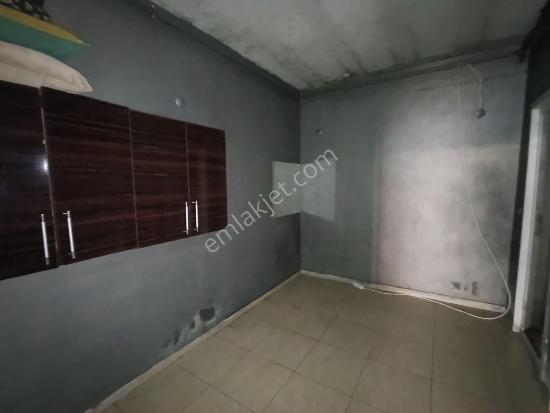 Pendik Esenyalı Kiralık Uygun Ana Cadde Yol Üstü Düz Ayak 110m2 2 Bölüm Dükkan - Görsel 16