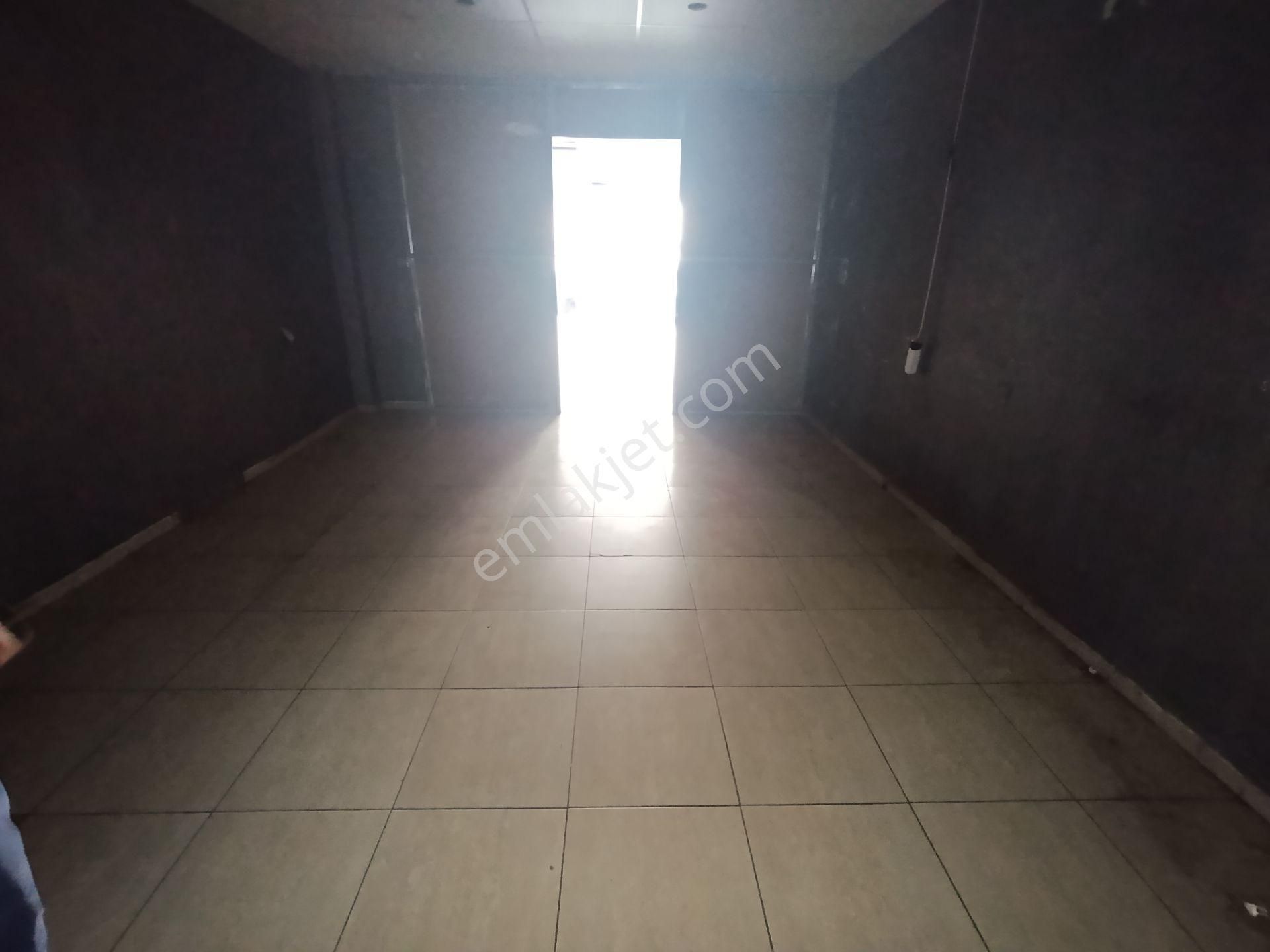 Pendik Esenyalı Kiralık Uygun Ana Cadde Yol Üstü Düz Ayak 110m2 2 Bölüm Dükkan - Görsel 11