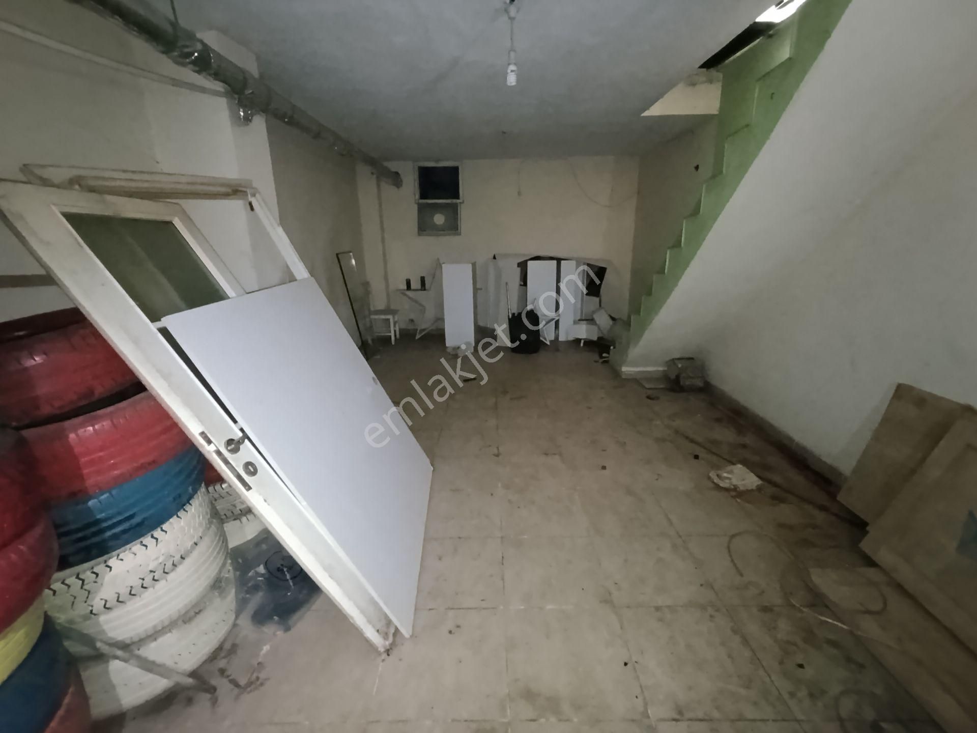 Pendik Esenyalı Kiralık Uygun Ana Cadde Yol Üstü Düz Ayak 110m2 2 Bölüm Dükkan - Görsel 26