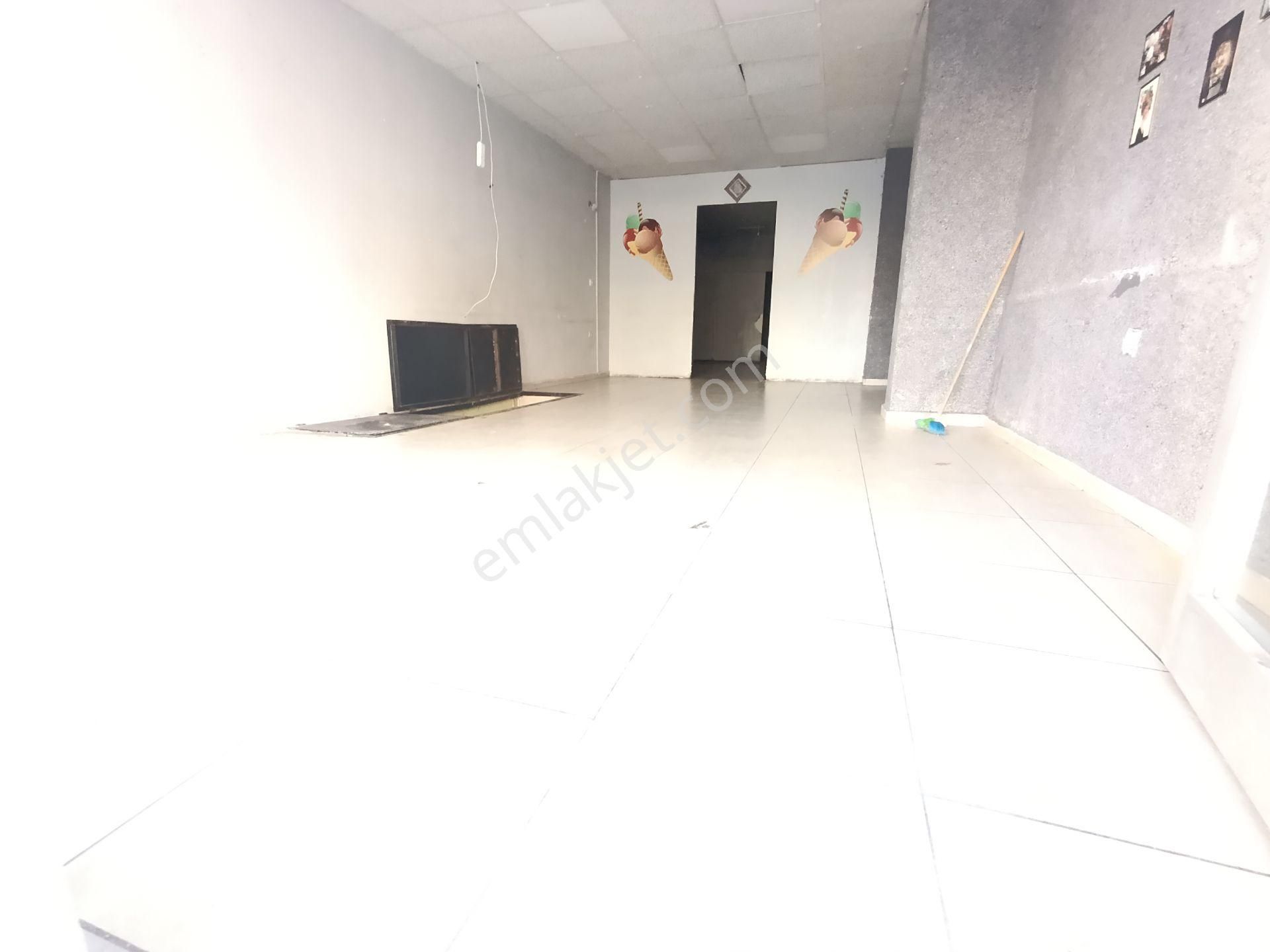 Pendik Esenyalı Kiralık Uygun Ana Cadde Yol Üstü Düz Ayak 110m2 2 Bölüm Dükkan - Görsel 2