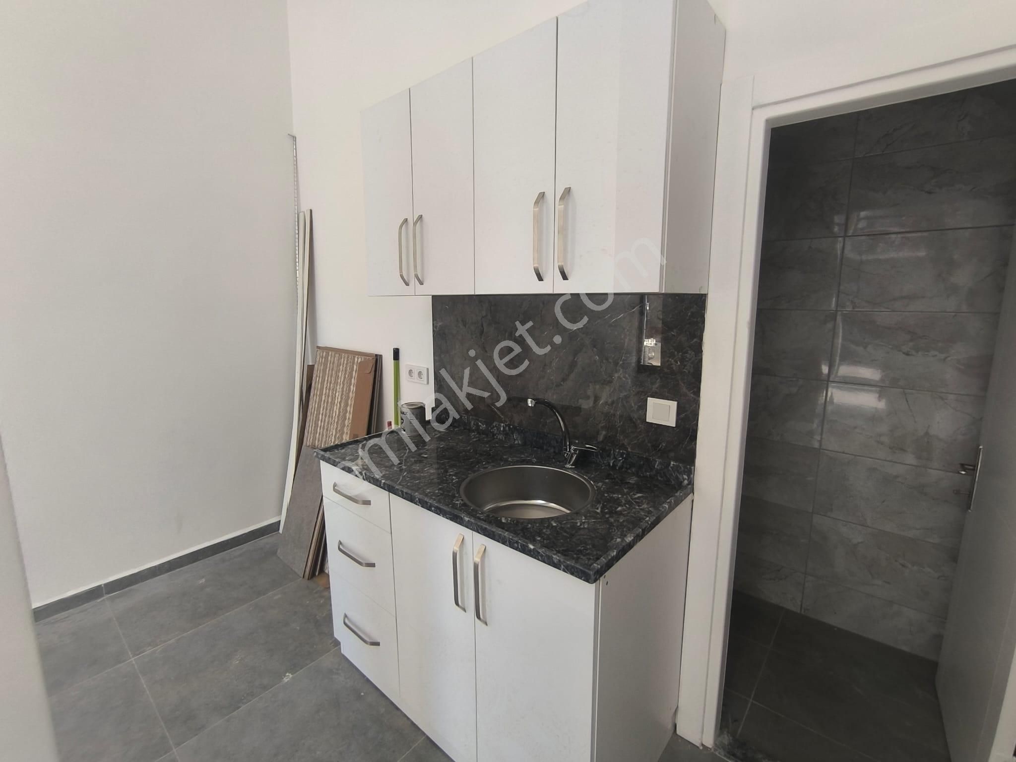 Balçova Belediyesi Karşısında Kiralık Dükkan - Görsel 5