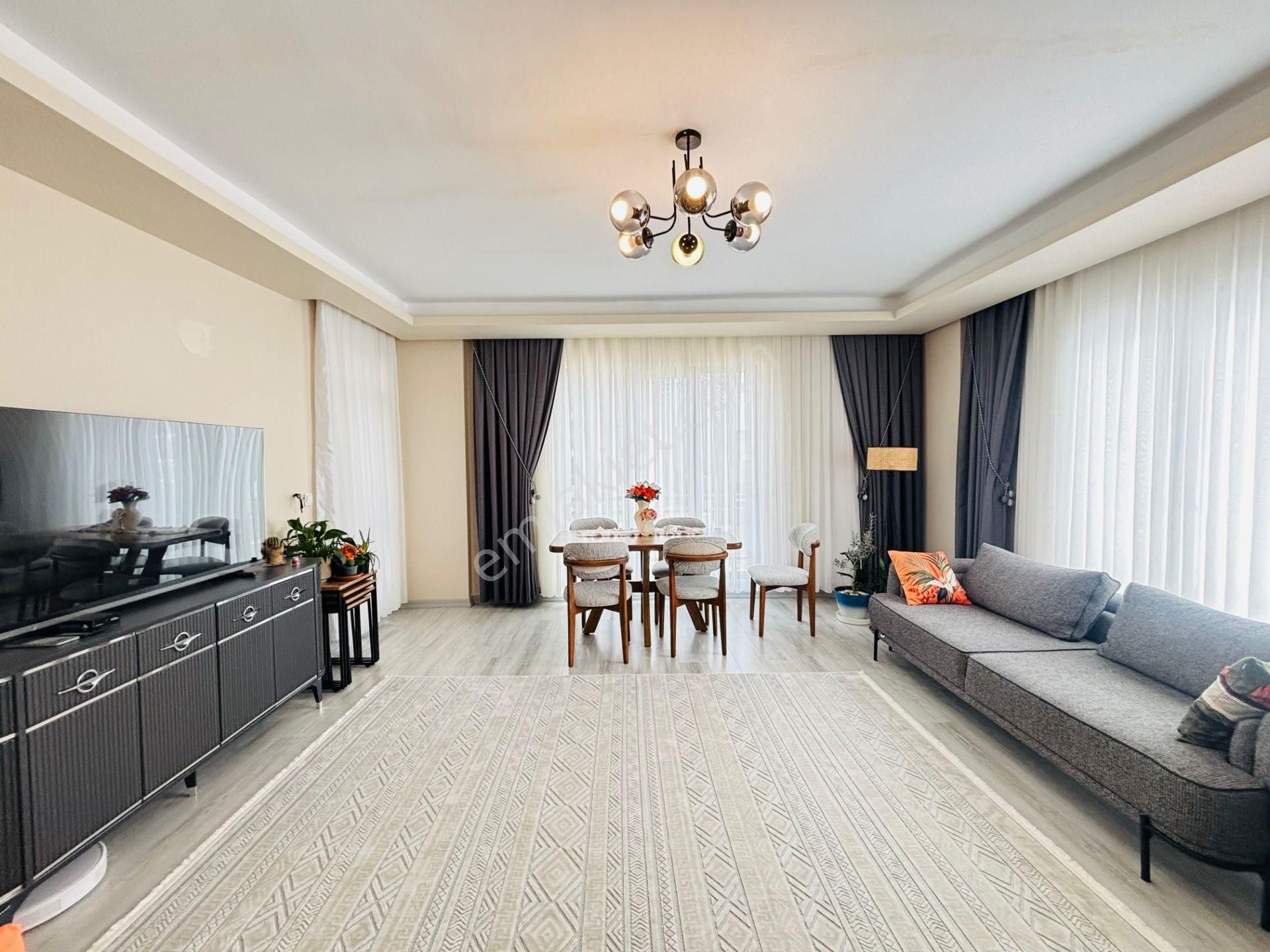 Güven'den 7/24 Güvenlikli Sitede Hamamlı,havuzlu Otoparklı 3+1ev - Görsel 6