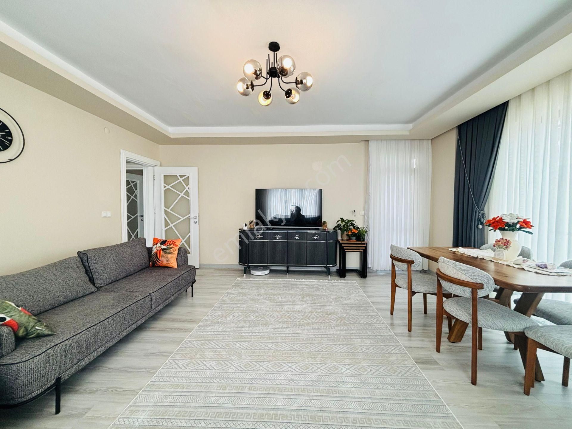 Güven'den 7/24 Güvenlikli Sitede Hamamlı,havuzlu Otoparklı 3+1ev - Görsel 5