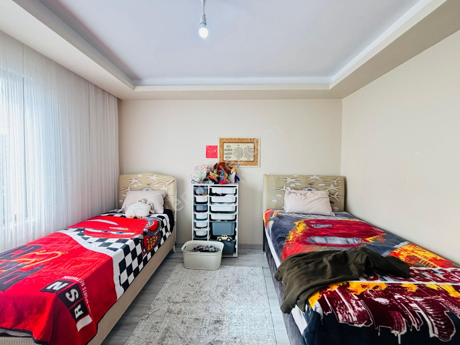 Güven'den 7/24 Güvenlikli Sitede Hamamlı,havuzlu Otoparklı 3+1ev - Görsel 18