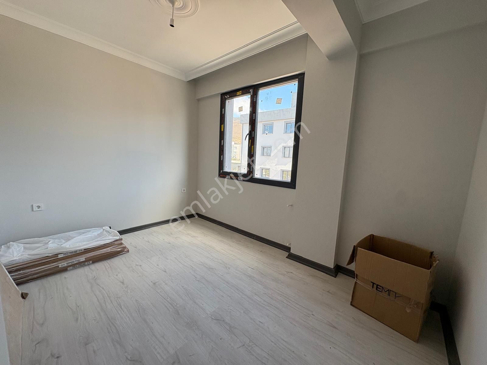 Helvacı Merkezde 2+1 Lüx Satılık Arakat Daire - Görsel 11