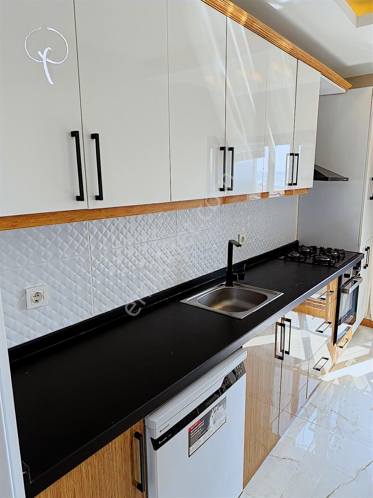 Küçükçekmece Safra Göl Manzaralı Eşyalı 95 M2 Yeni Daire - Görsel 8