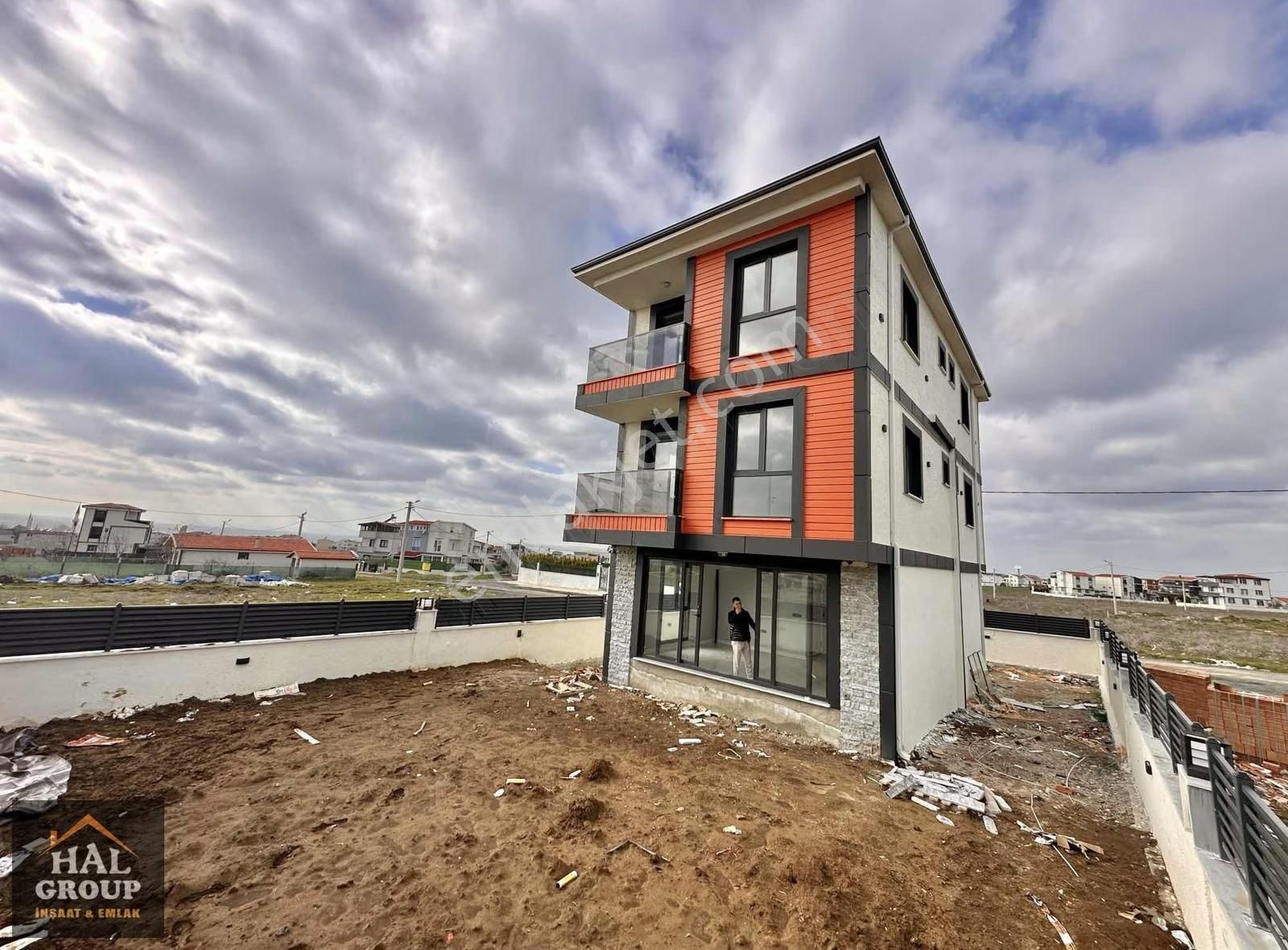 ╭╯hâl İnşaat╰╮6+1 Havuzlu 300 M2 Alan İçinde Müstakil Lüx Villa - Görsel 13