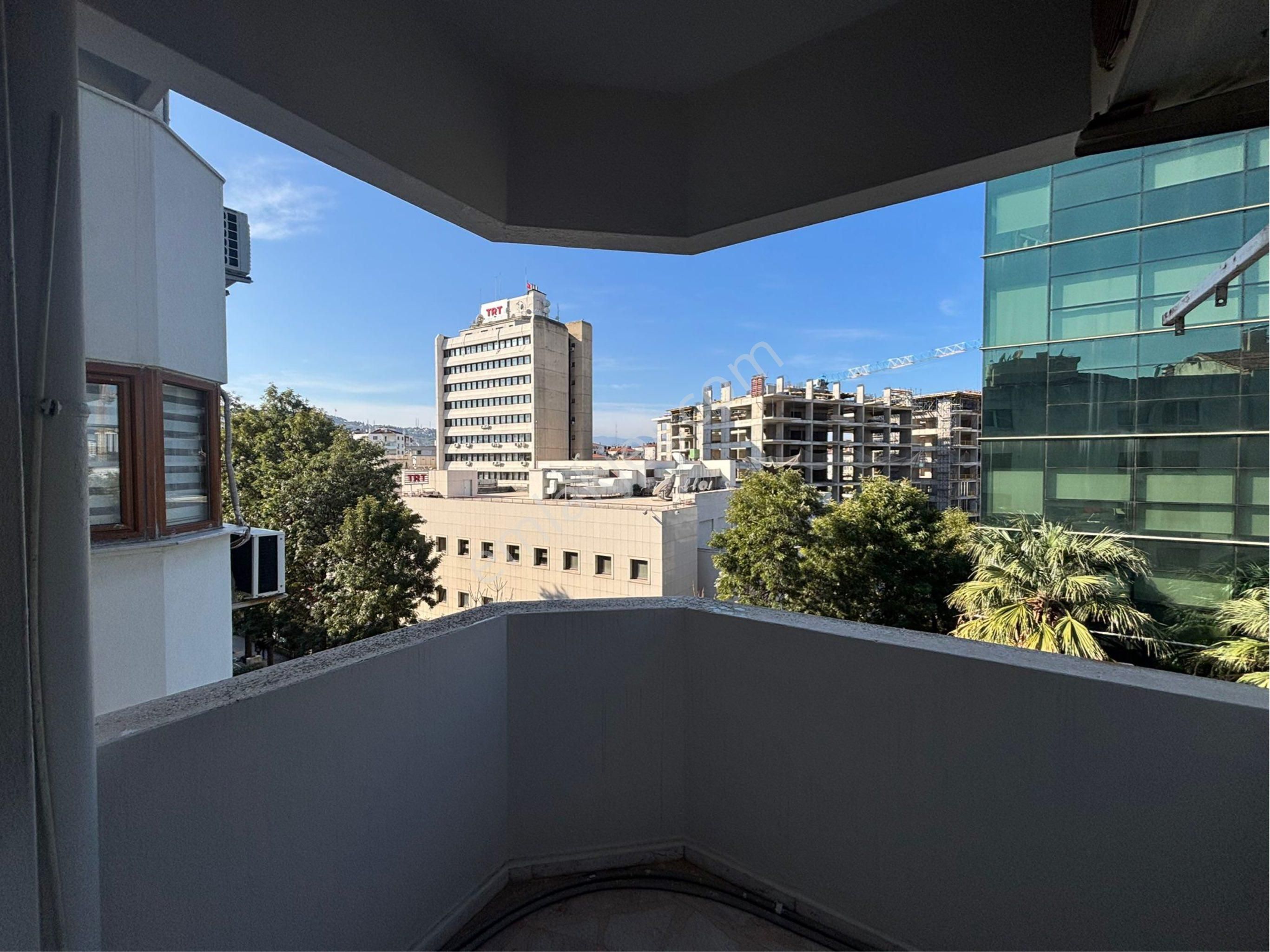 Alsancak Boş/kiarcısız Özel Sağlık Karşısı 5.kat Satılık Daire - Görsel 6