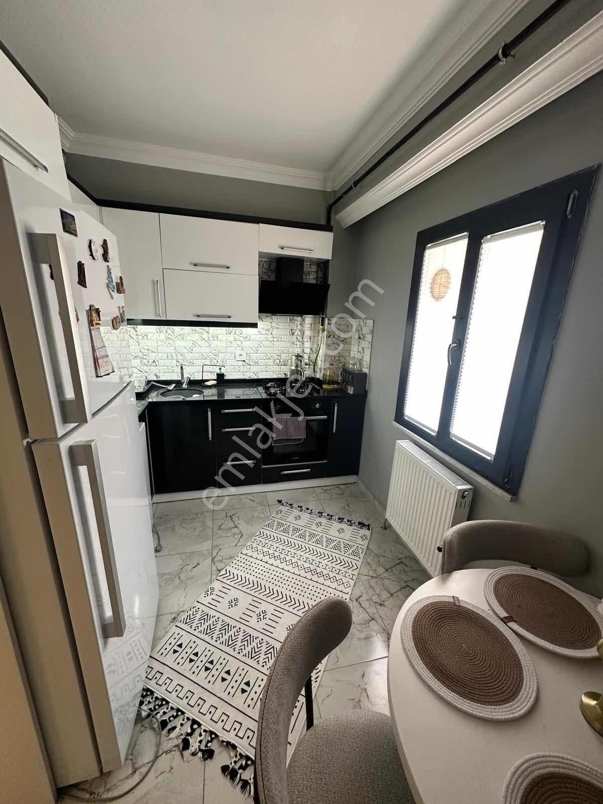 Hatip Mahallesin De Eşyalı Satılık 2+1 Daire - Görsel 3