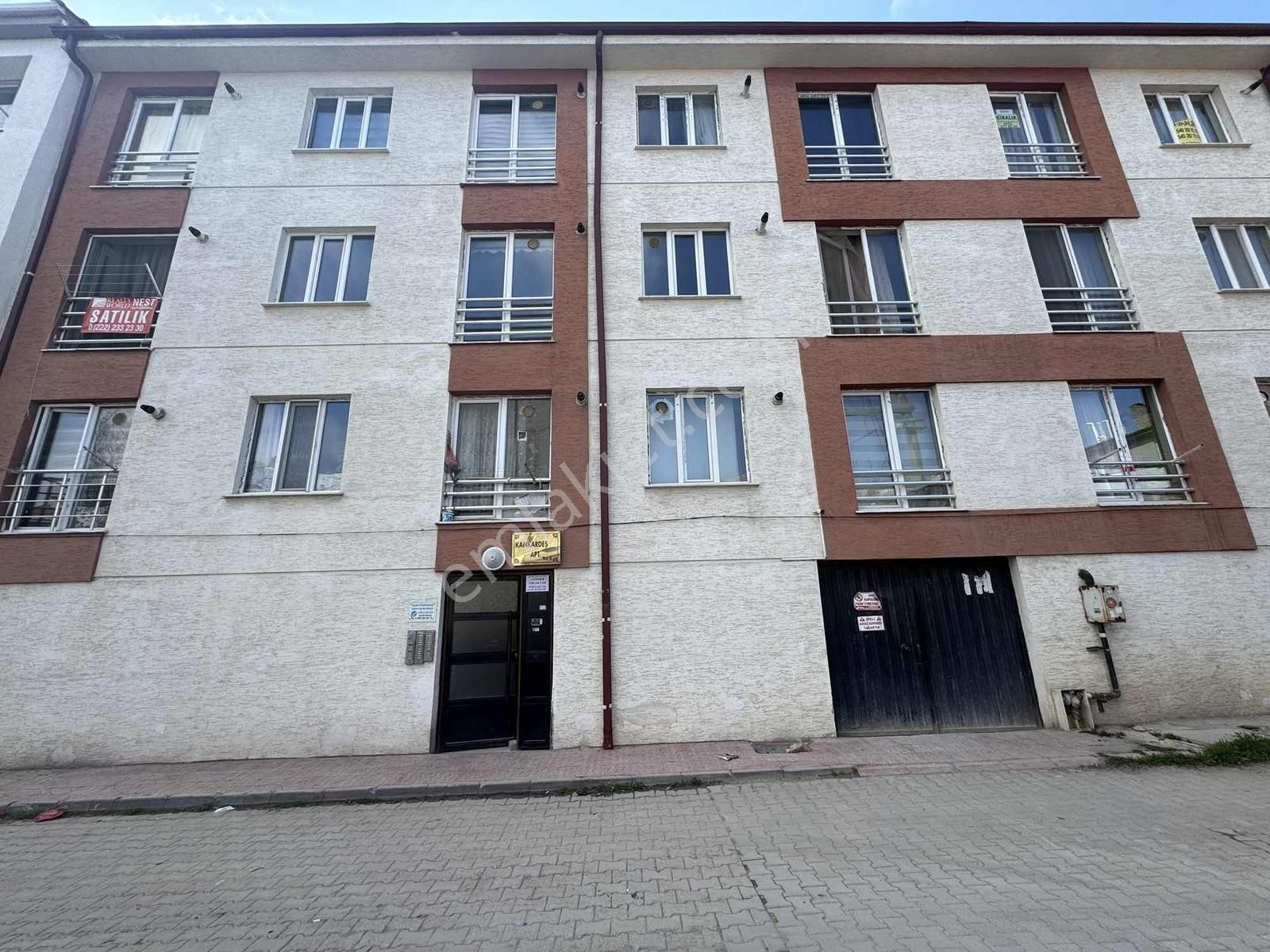 Sütlüce Mh İstiklal Cd. Yanı Arakat, Asansörlü Satılık 1+1 Daire